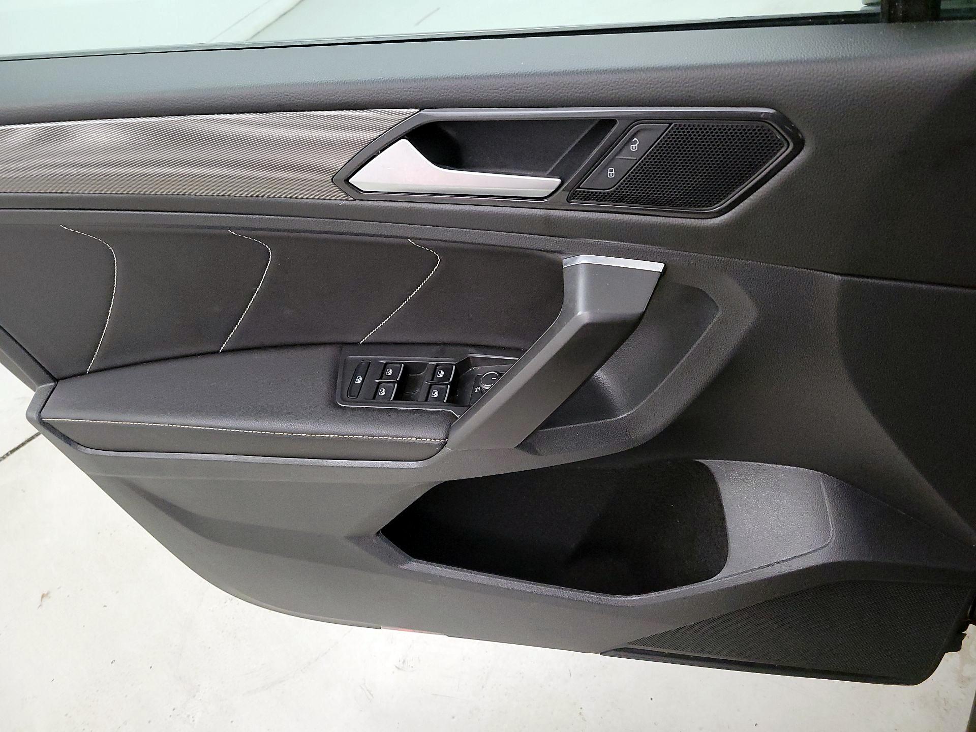 Thumbnail: 2023 Volkswagen Tiguan - 12