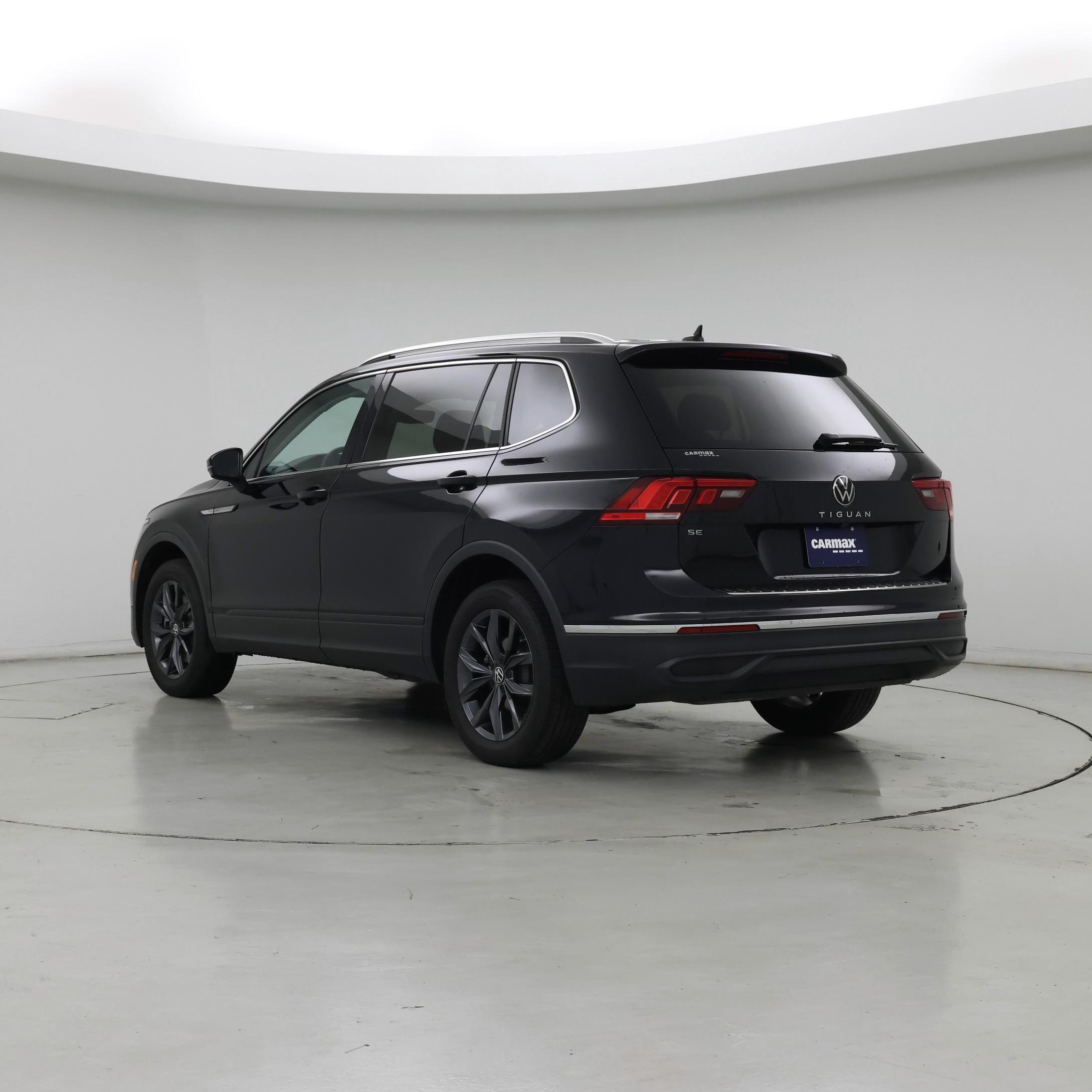 Thumbnail: 2023 Volkswagen Tiguan - 2