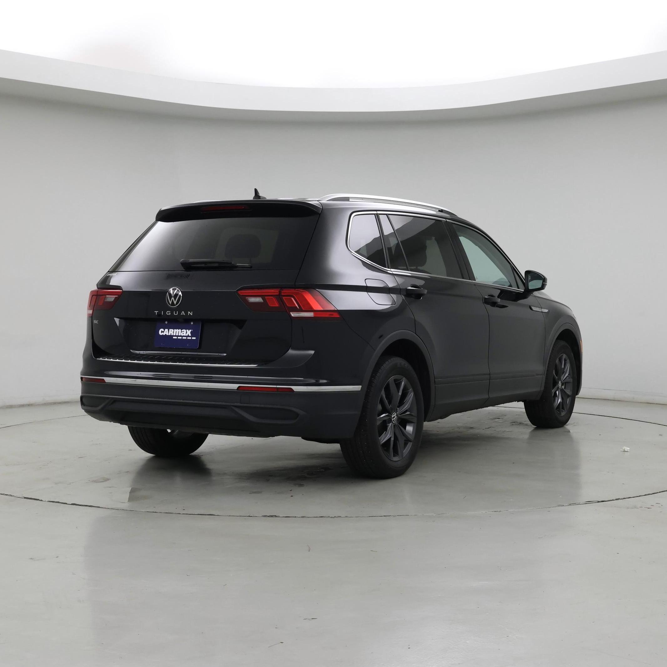 Thumbnail: 2023 Volkswagen Tiguan - 8