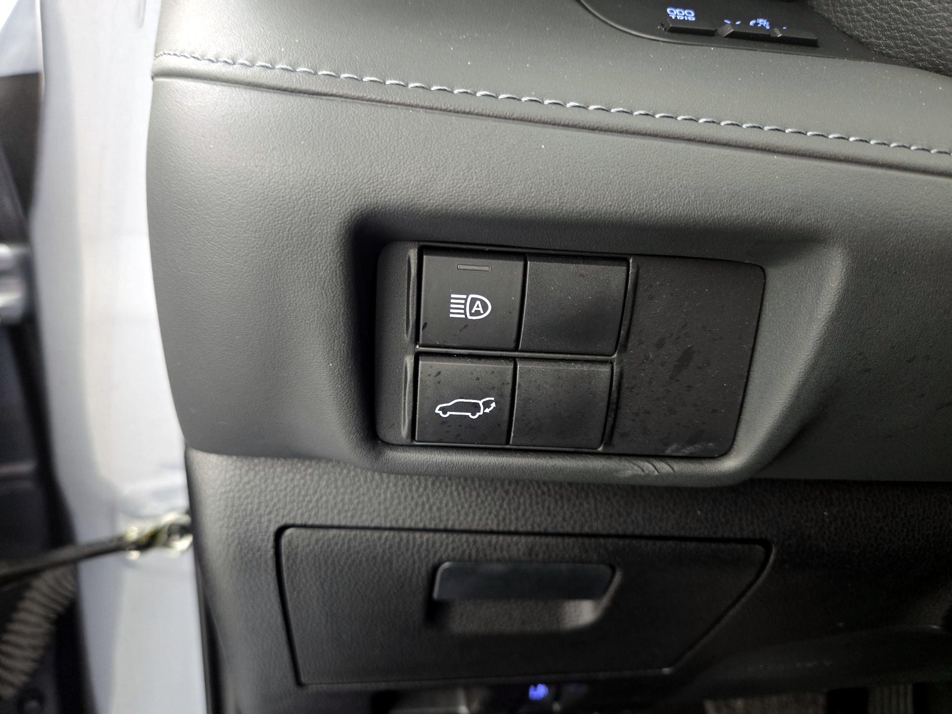 Thumbnail: 2022 Toyota Highlander - 13