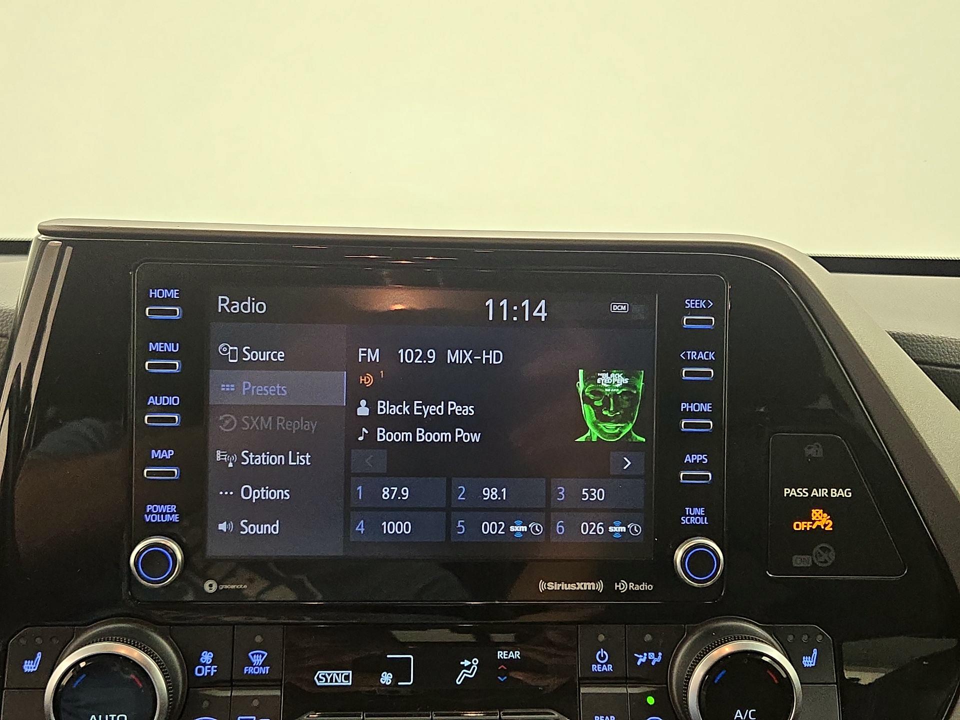 Thumbnail: 2022 Toyota Highlander - 15