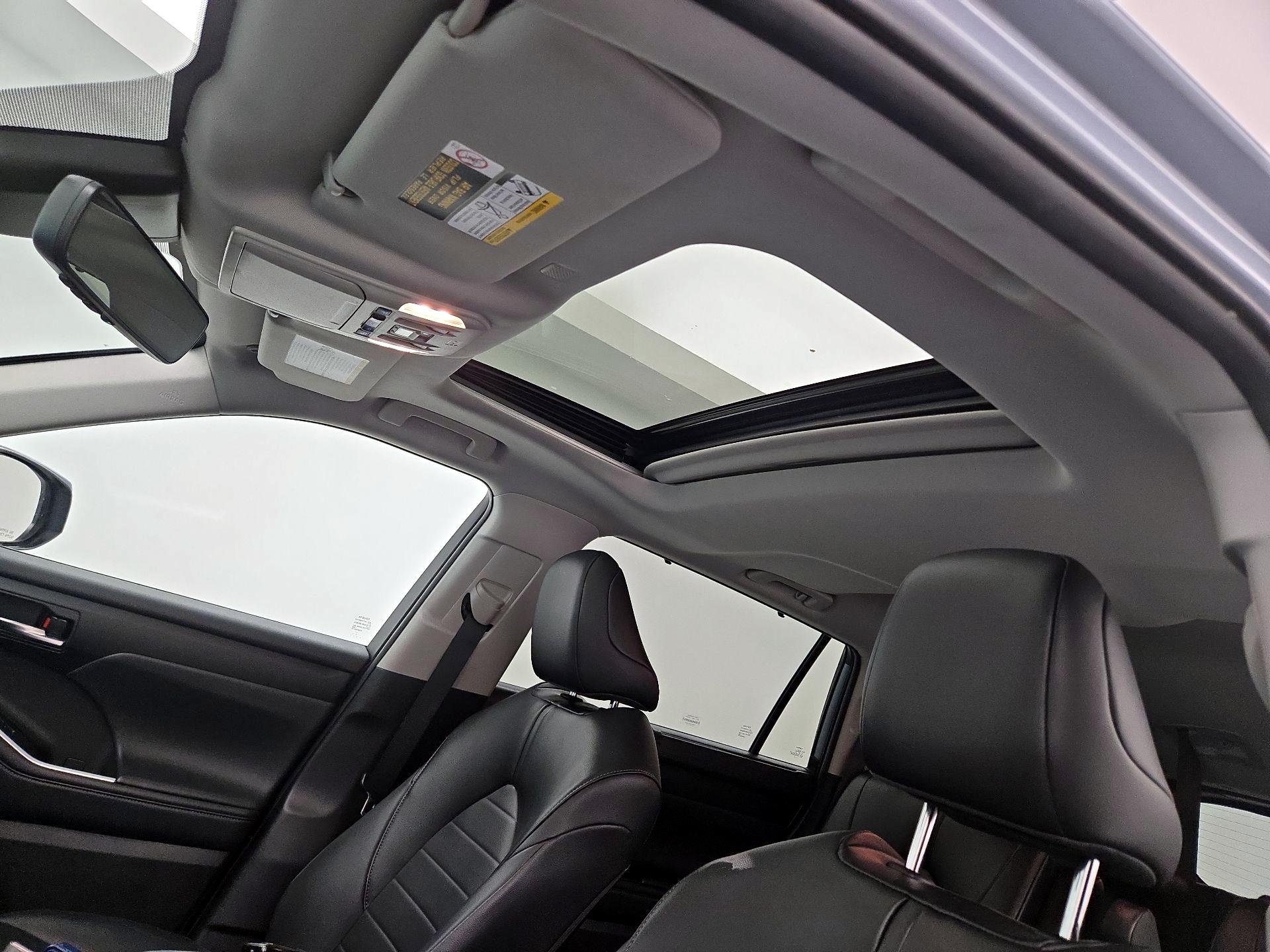 Thumbnail: 2022 Toyota Highlander - 19