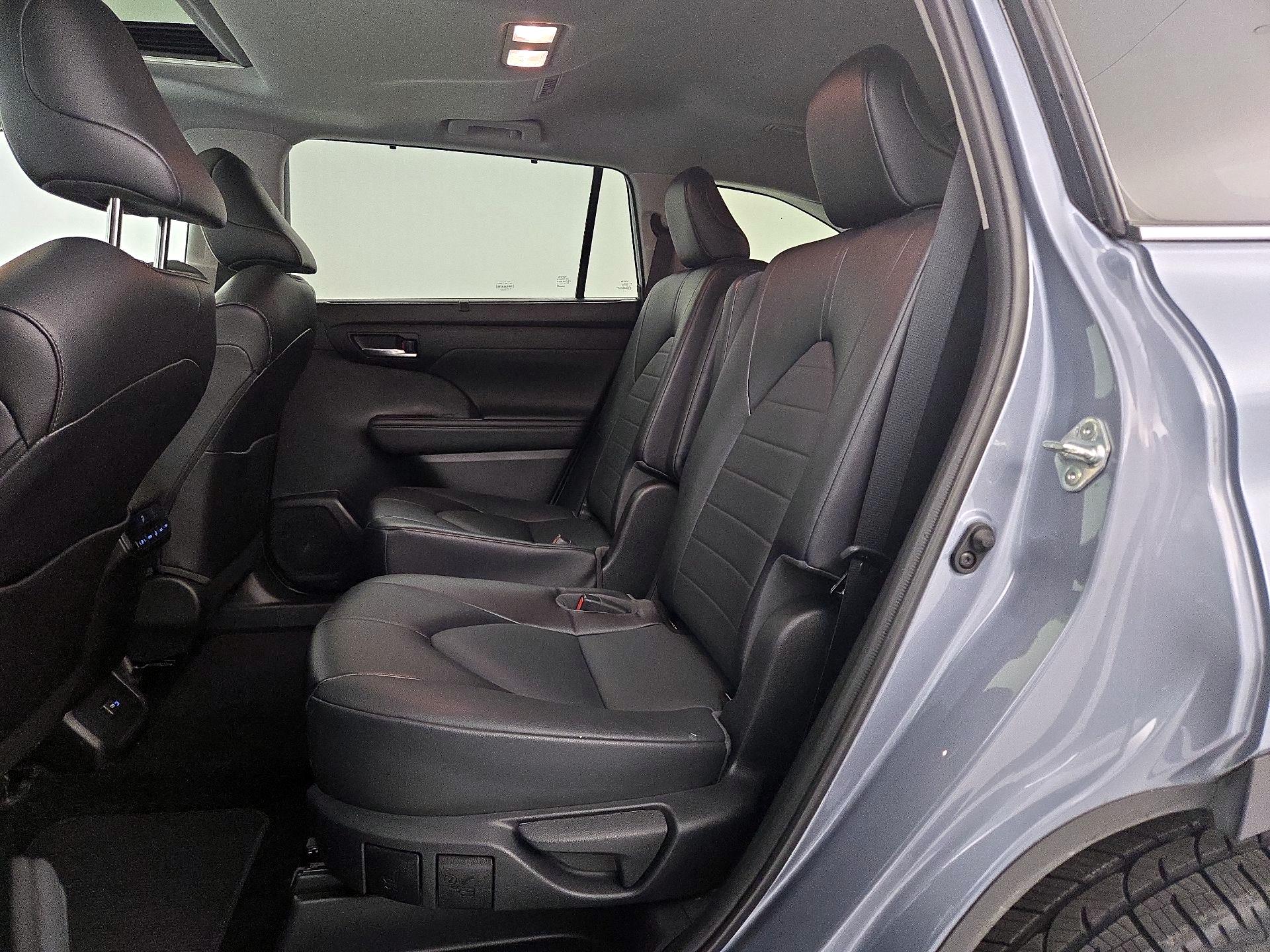 Thumbnail: 2022 Toyota Highlander - 20