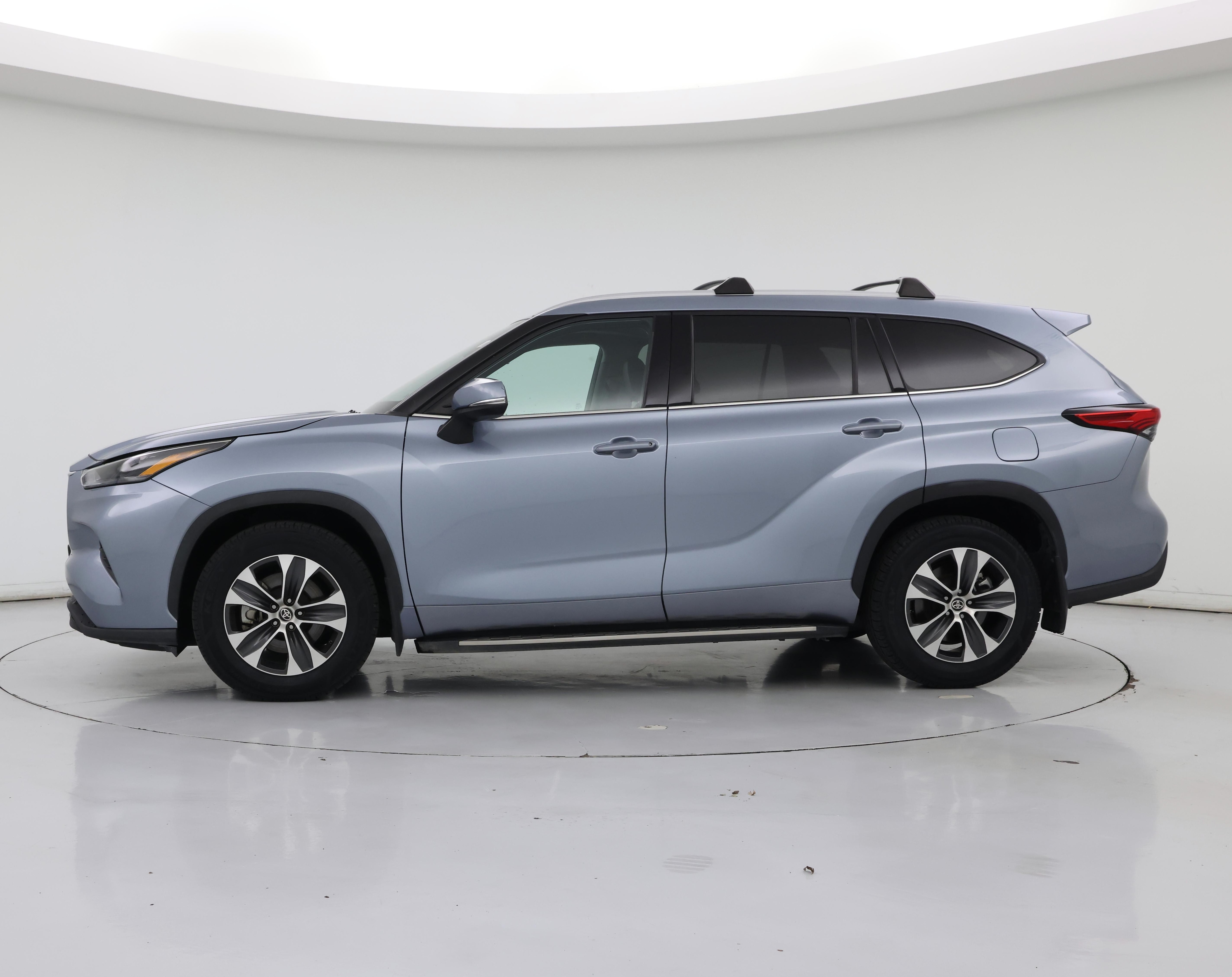 Thumbnail: 2022 Toyota Highlander - 3