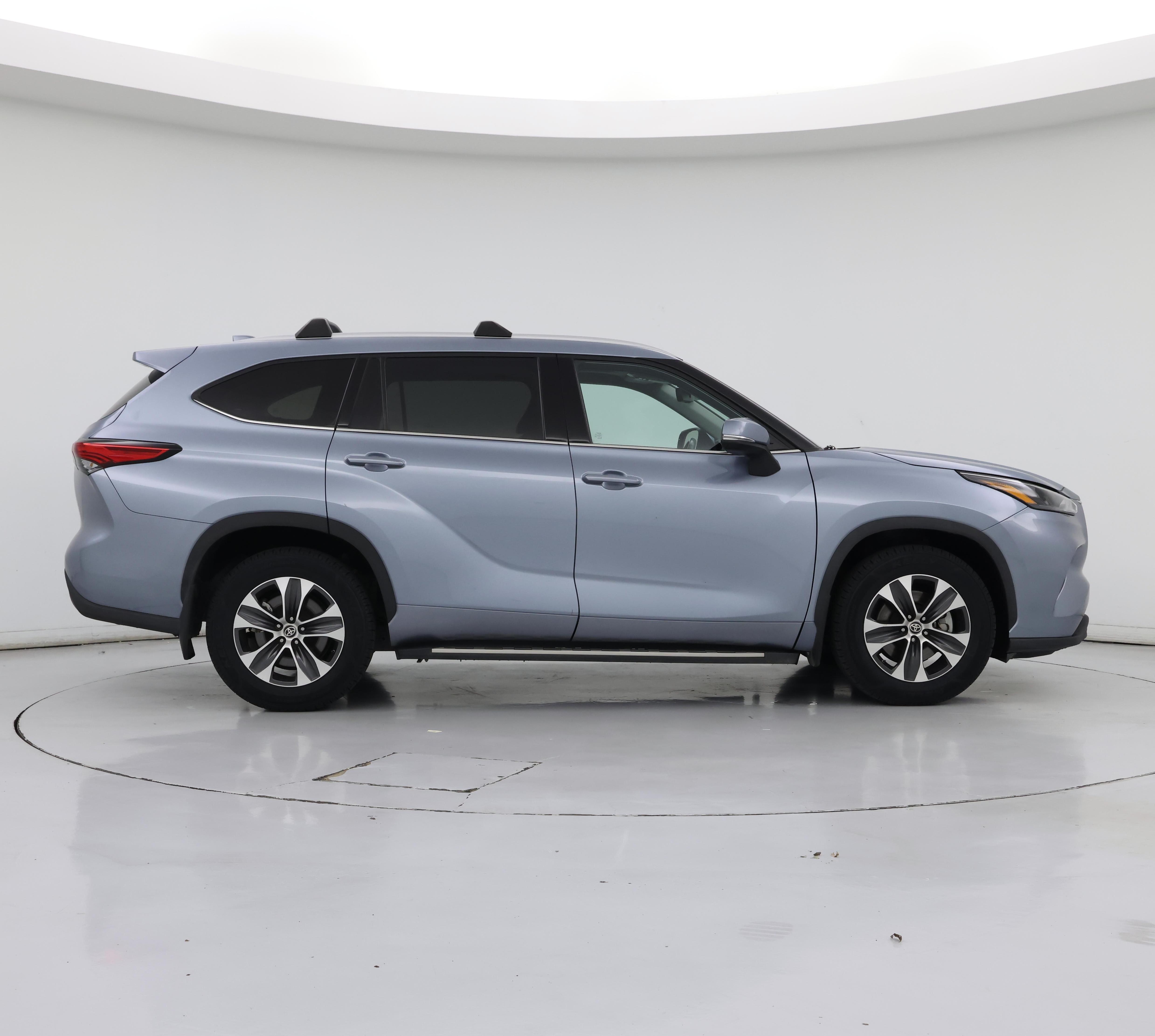 Thumbnail: 2022 Toyota Highlander - 7