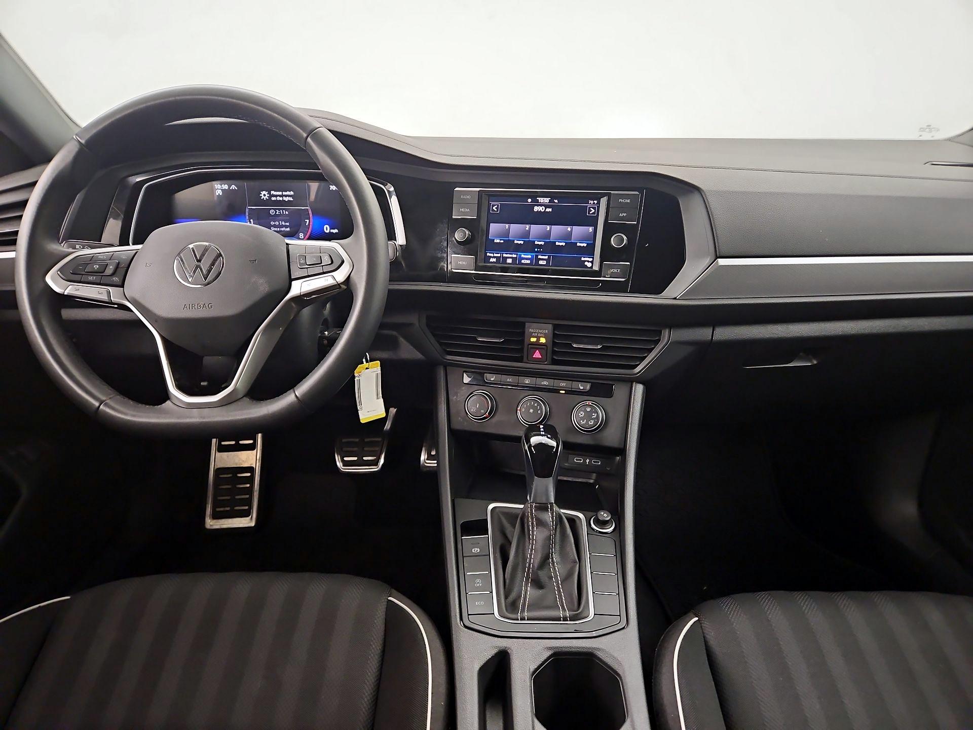 Thumbnail: 2024 Volkswagen Jetta - 9