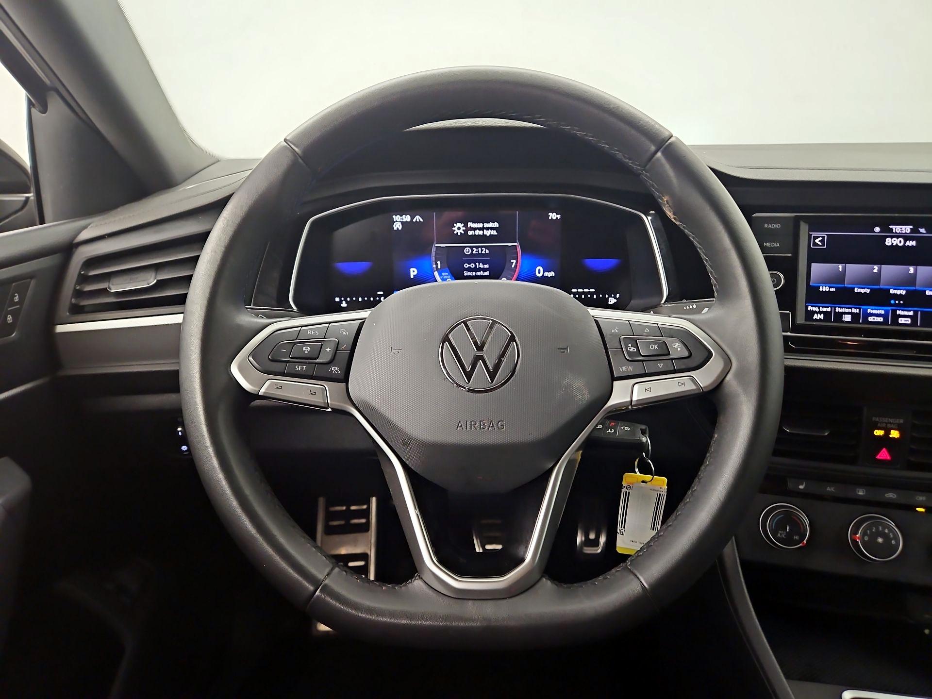 Thumbnail: 2024 Volkswagen Jetta - 10
