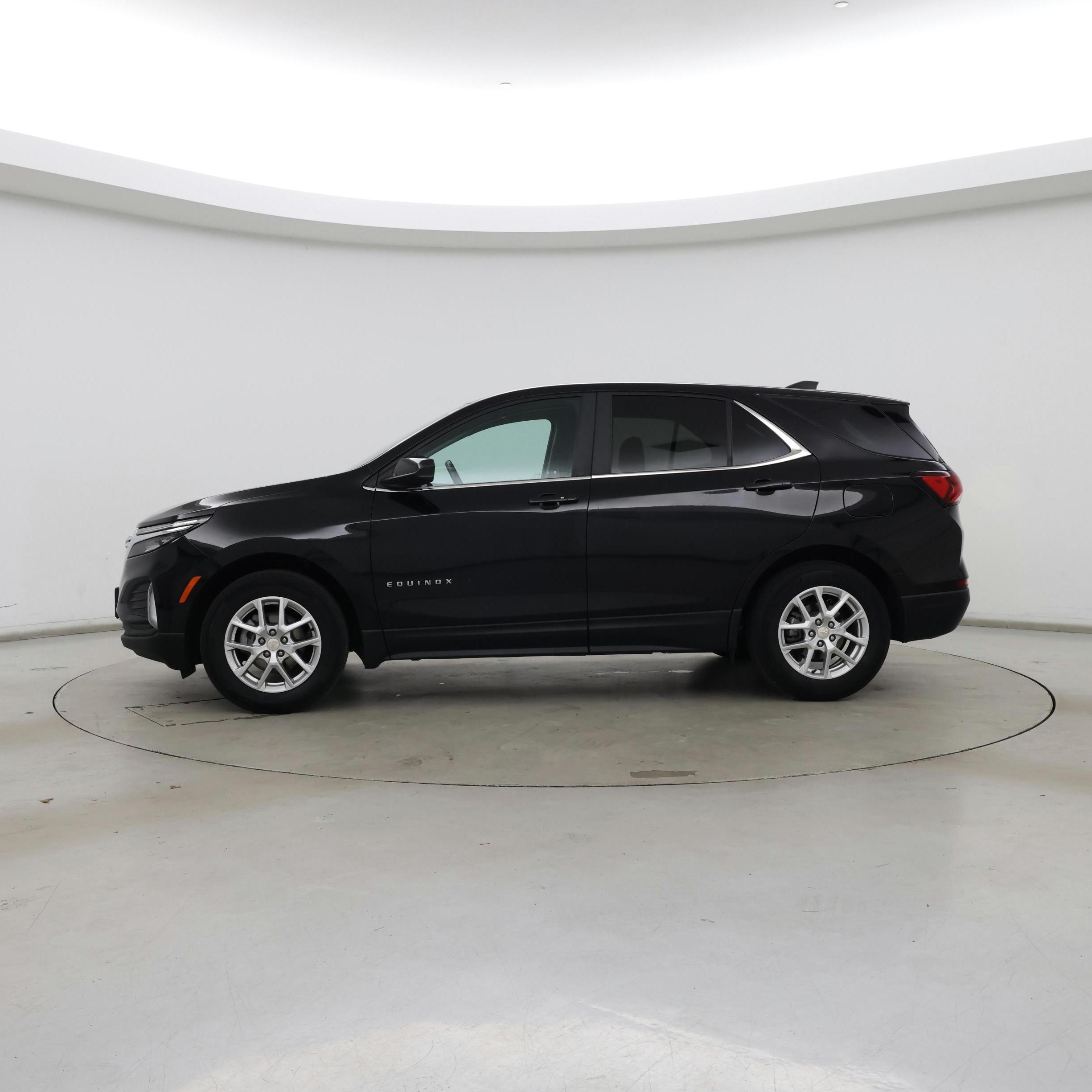 Thumbnail: 2022 Chevrolet Equinox - 3