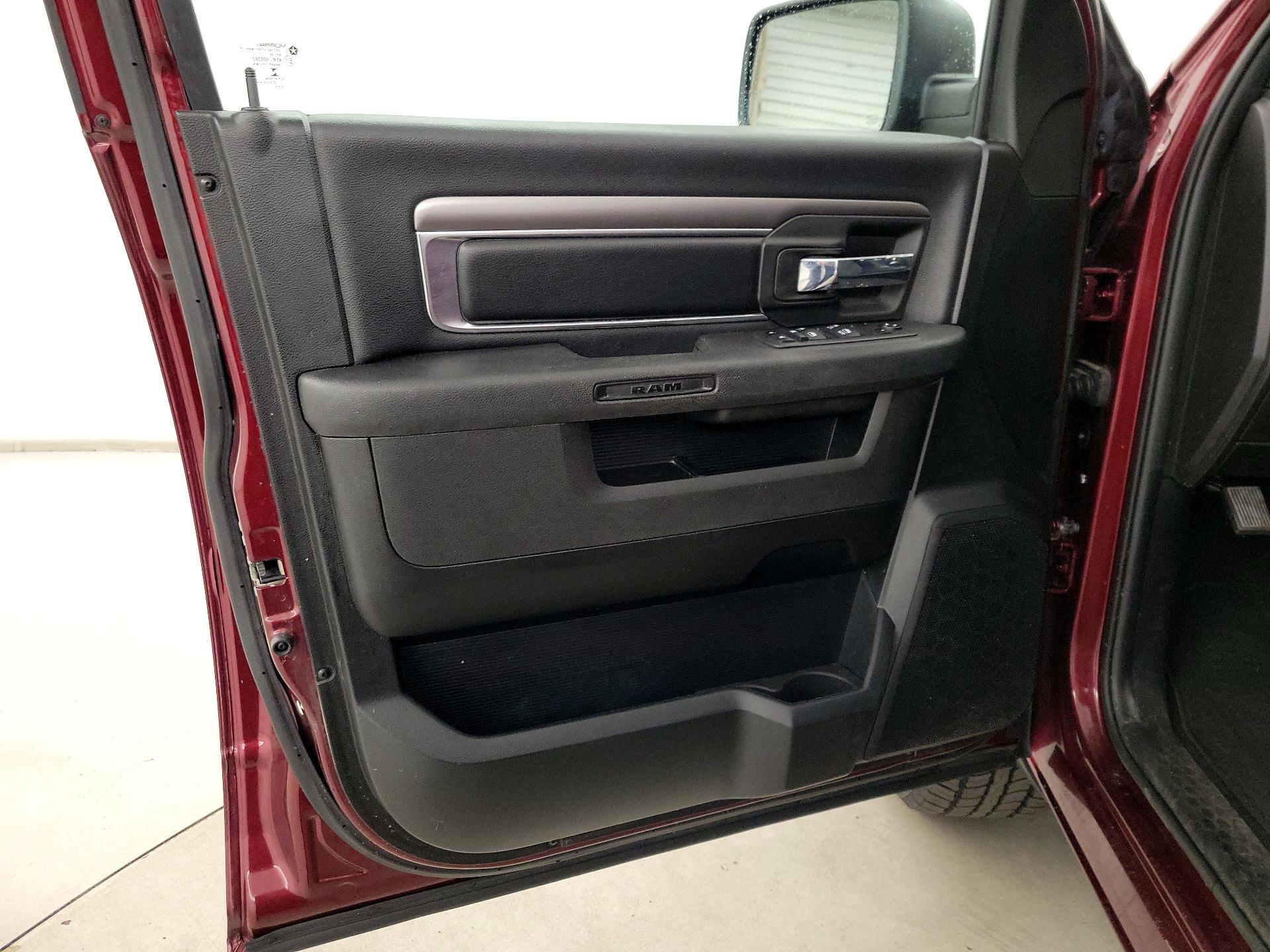 Thumbnail: 2022 RAM 1500 Classic - 12