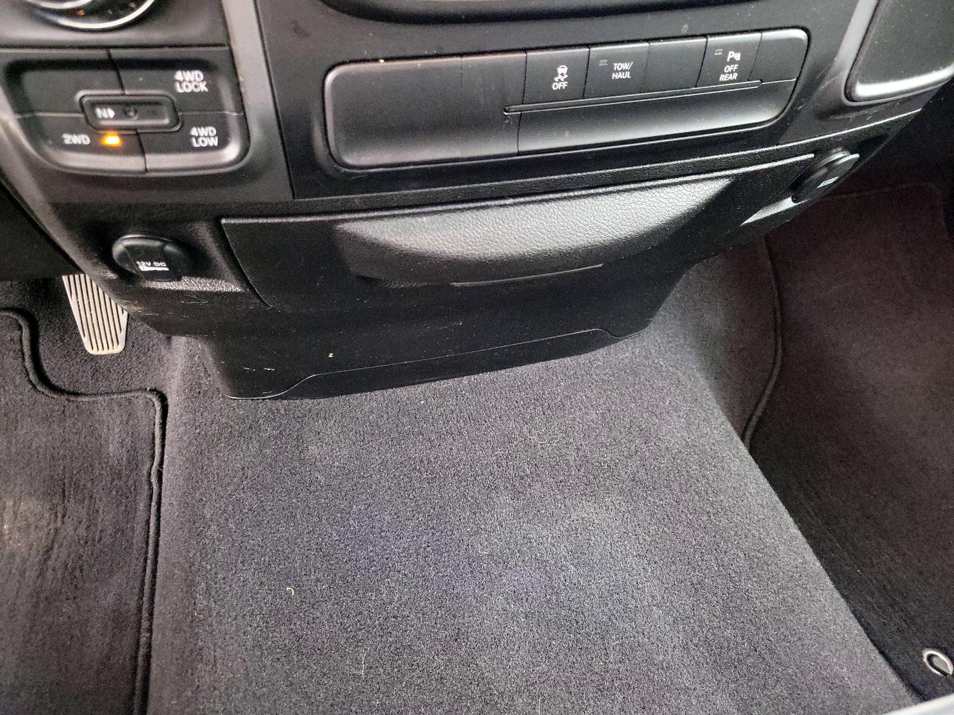 Thumbnail: 2022 RAM 1500 Classic - 18