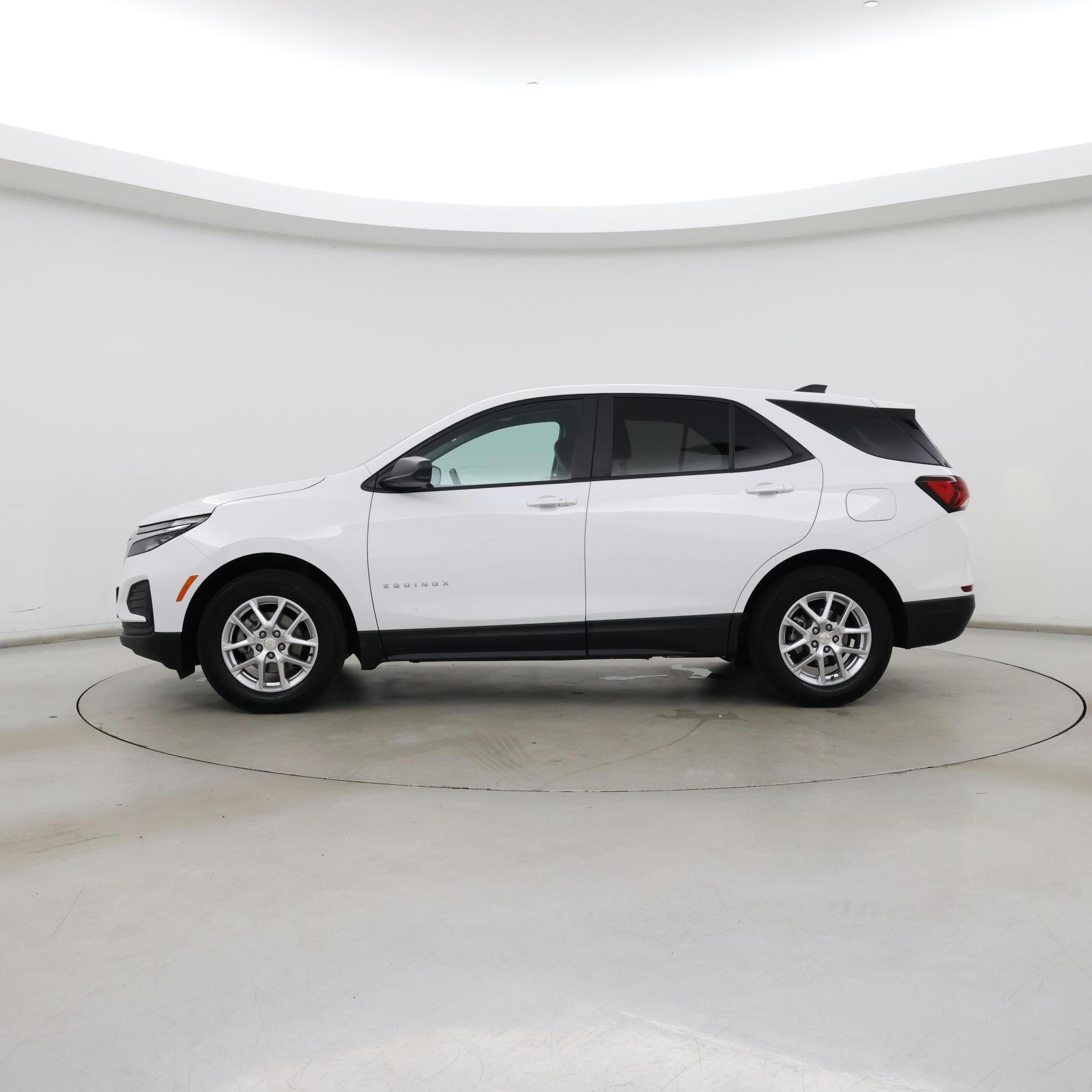 Thumbnail: 2023 Chevrolet Equinox - 3