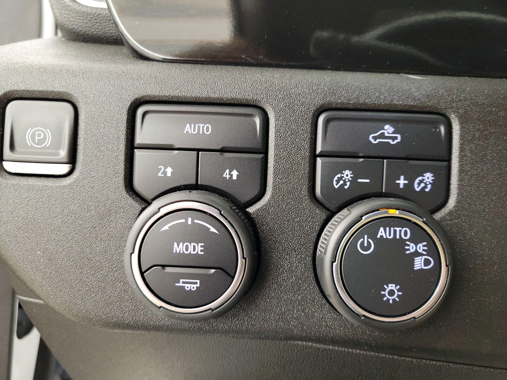 Thumbnail: 2023 Chevrolet Silverado 1500 - 13