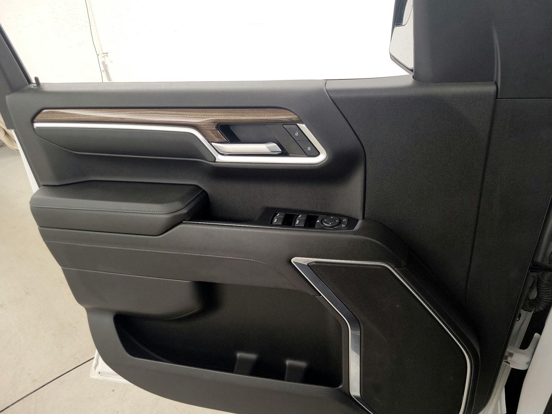 Thumbnail: 2022 Chevrolet Silverado 1500 - 12
