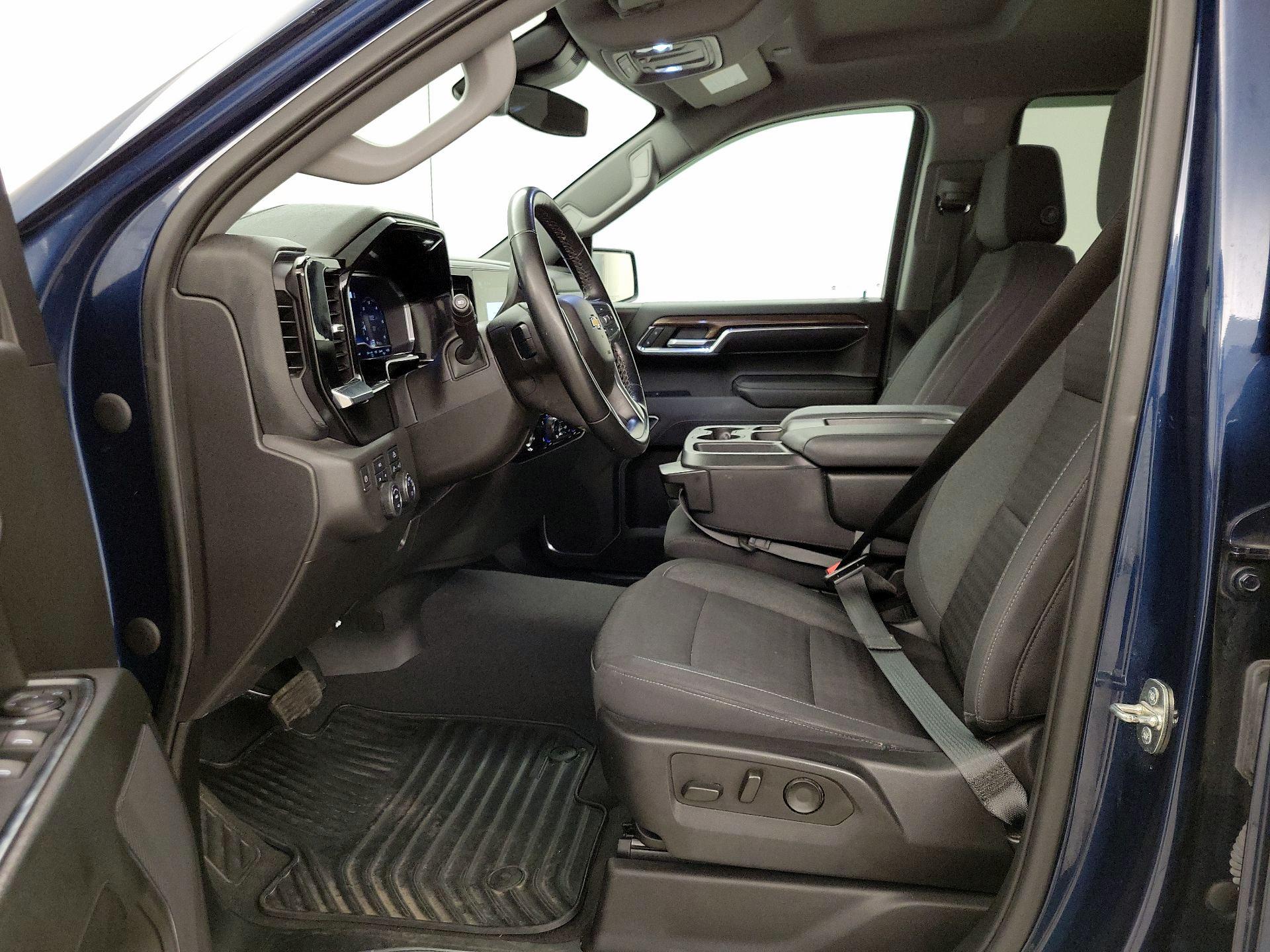 Thumbnail: 2023 Chevrolet Silverado 1500 - 11
