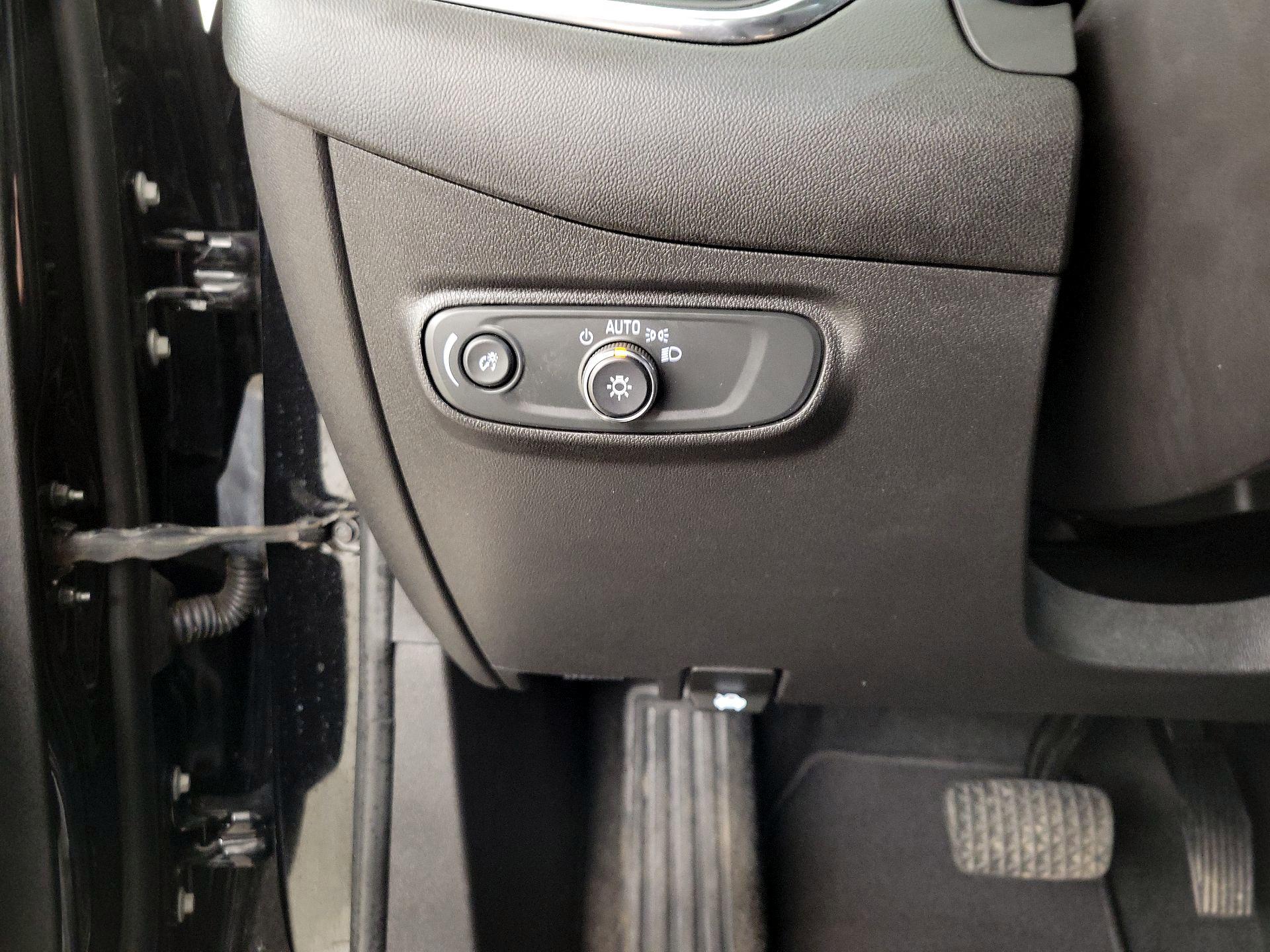 Thumbnail: 2022 Chevrolet Equinox - 13