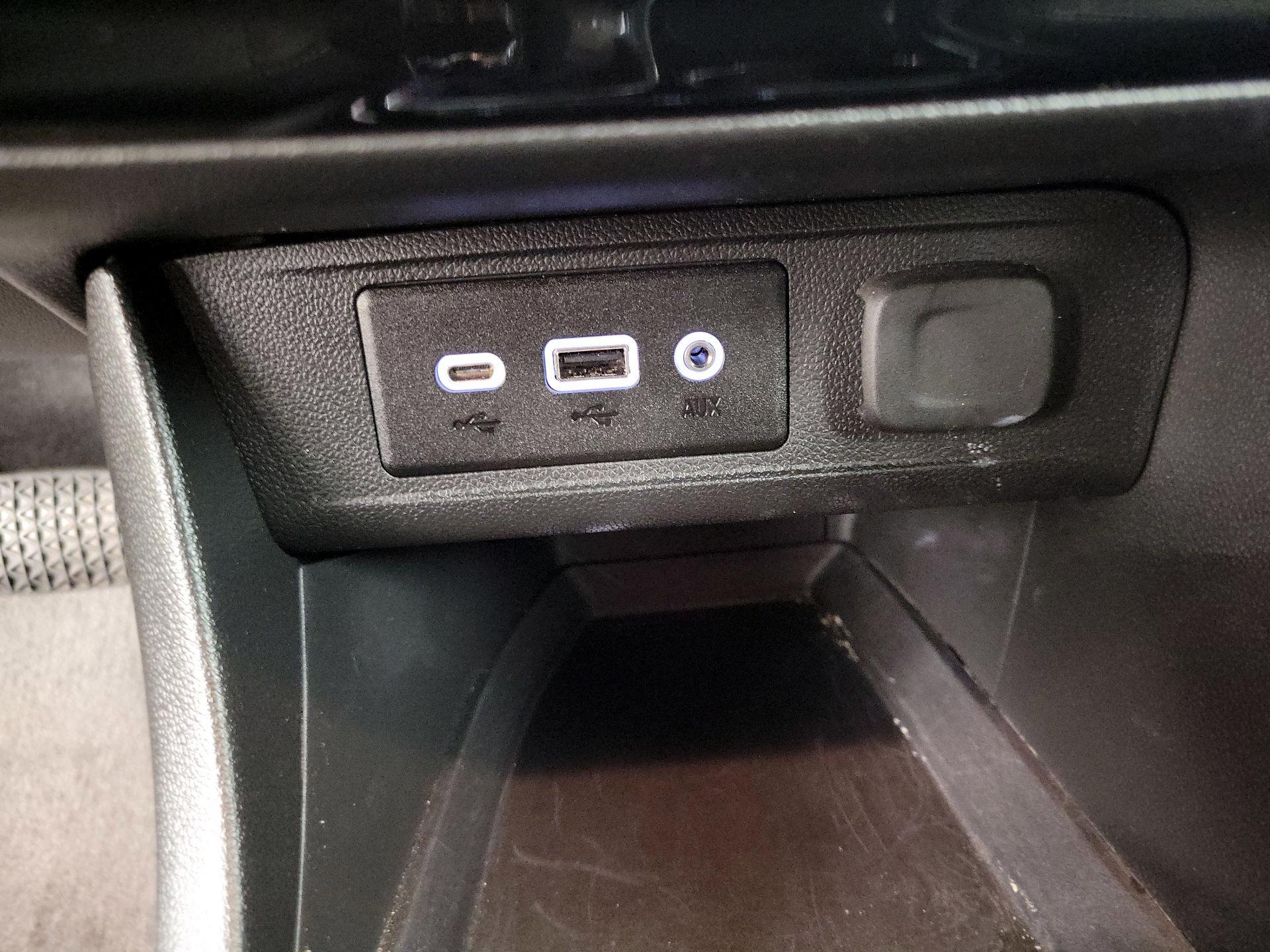 Thumbnail: 2023 Buick Encore GX - 18