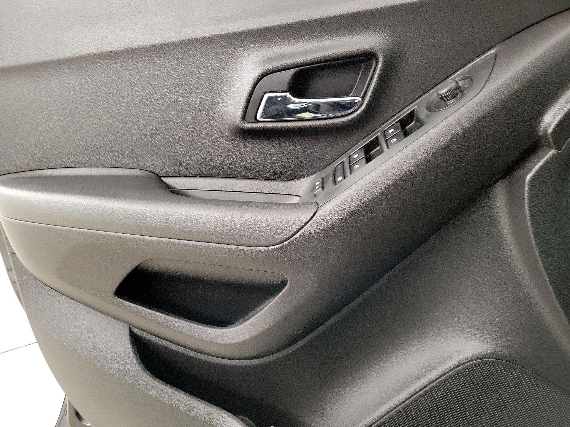 Thumbnail: 2020 Chevrolet Trax - 12