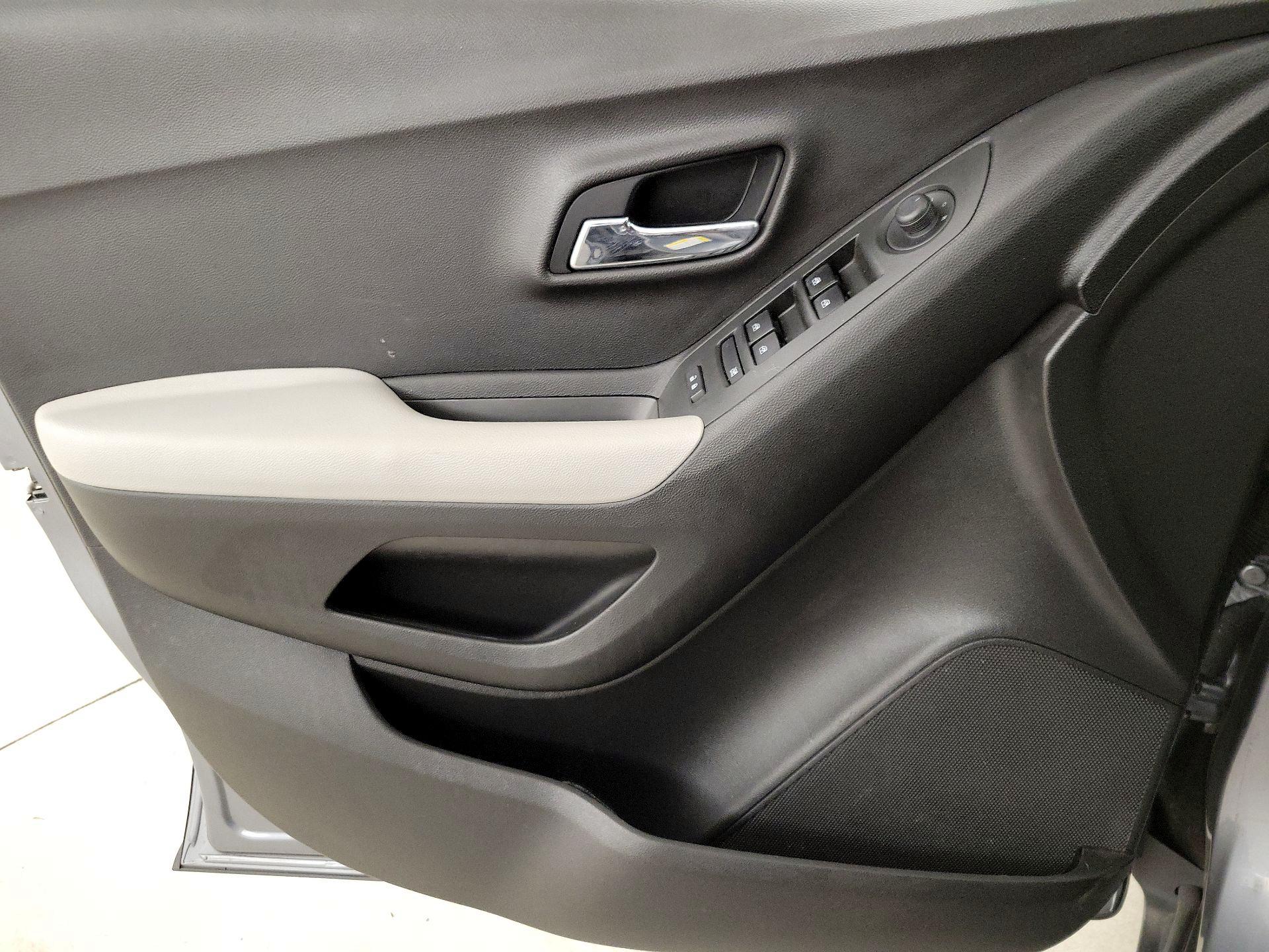 Thumbnail: 2020 Chevrolet Trax - 12