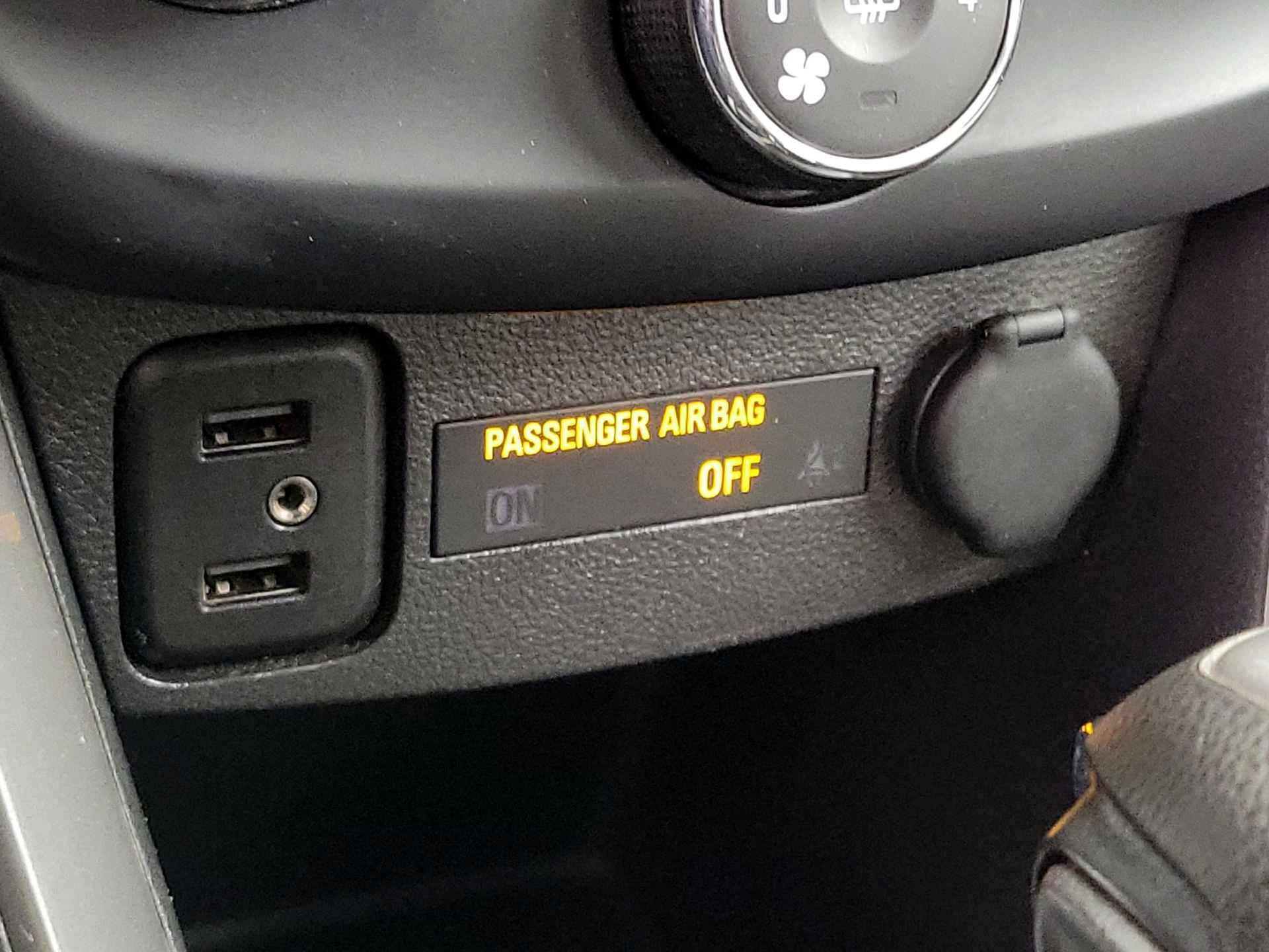 Thumbnail: 2020 Chevrolet Trax - 18