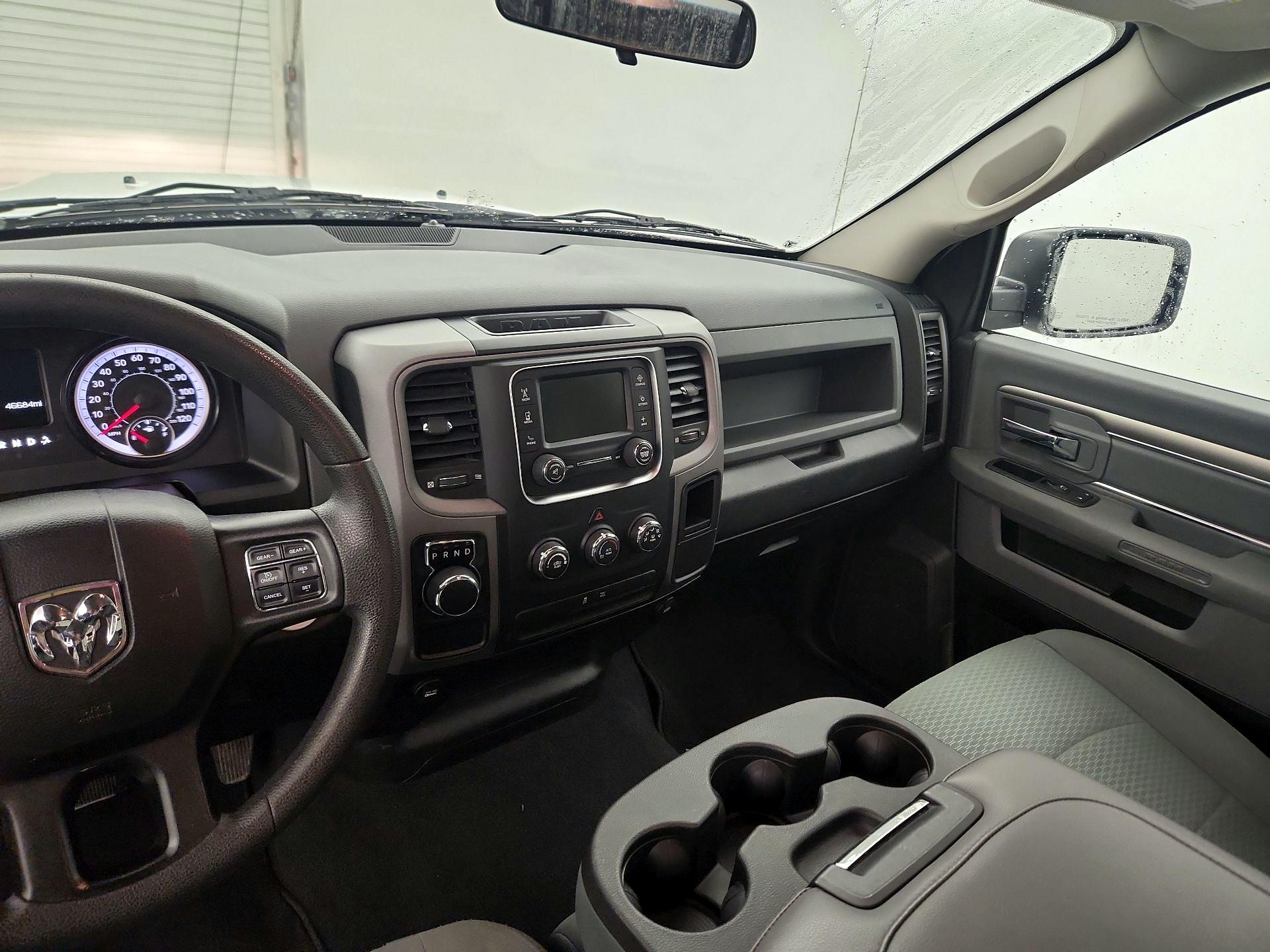 Thumbnail: 2020 RAM 1500 Classic - 9