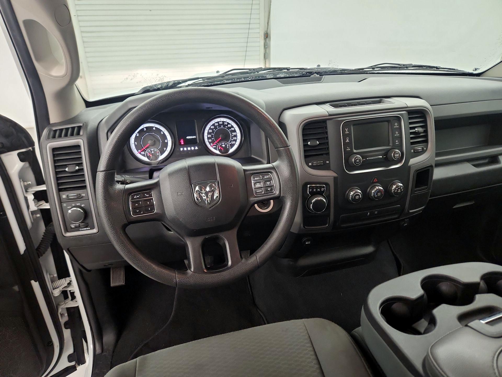 Thumbnail: 2020 RAM 1500 Classic - 10
