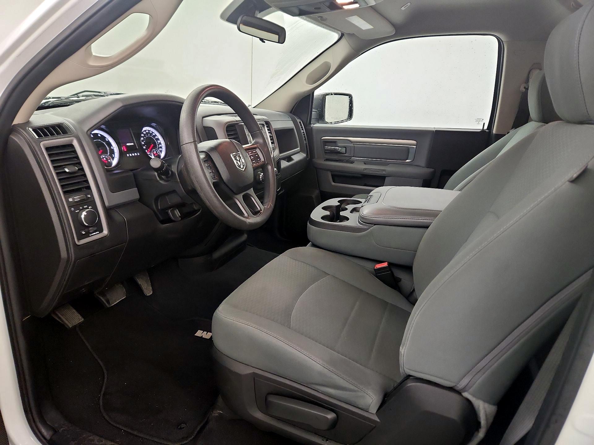 Thumbnail: 2020 RAM 1500 Classic - 11