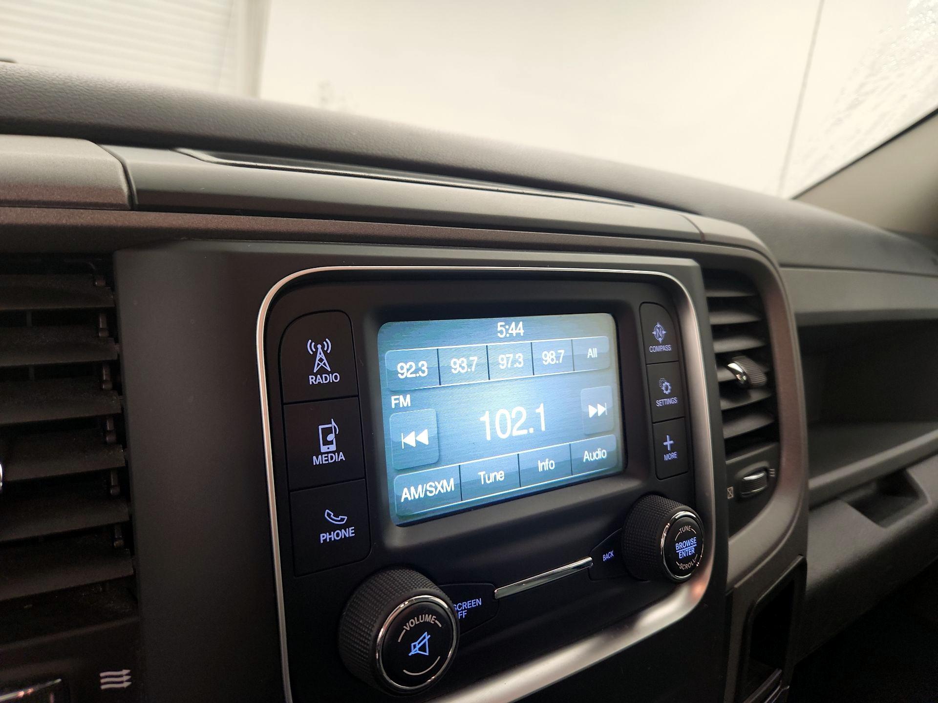 Thumbnail: 2020 RAM 1500 Classic - 15