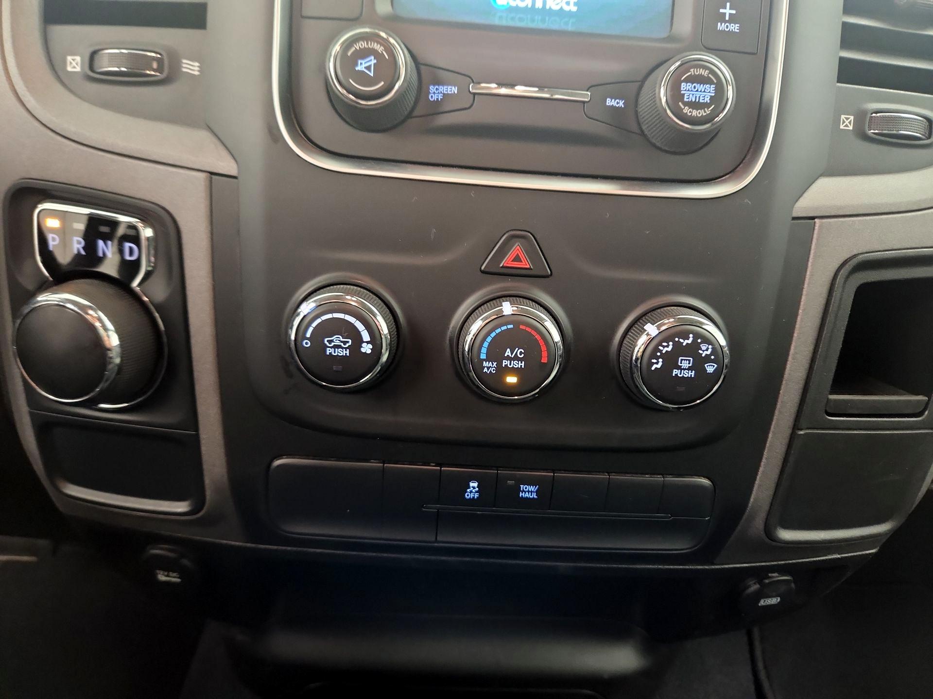 Thumbnail: 2020 RAM 1500 Classic - 16