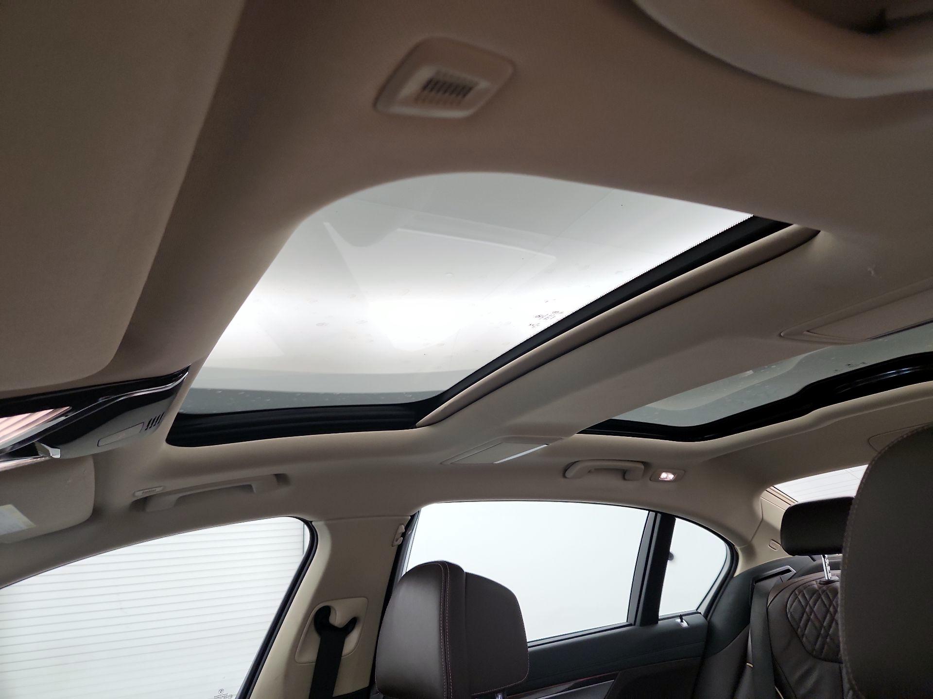 Thumbnail: 2021 BMW 7 Series - 20