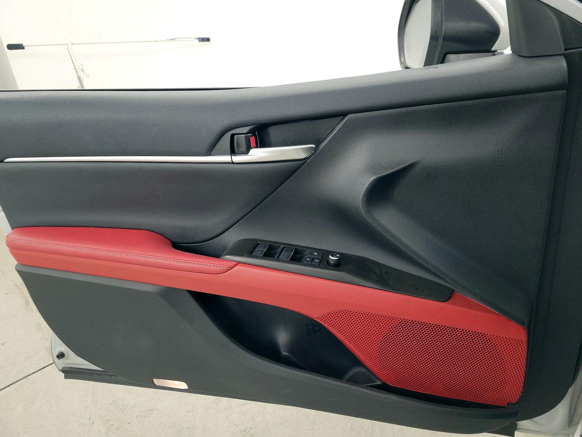 Thumbnail: 2022 Toyota Camry - 12