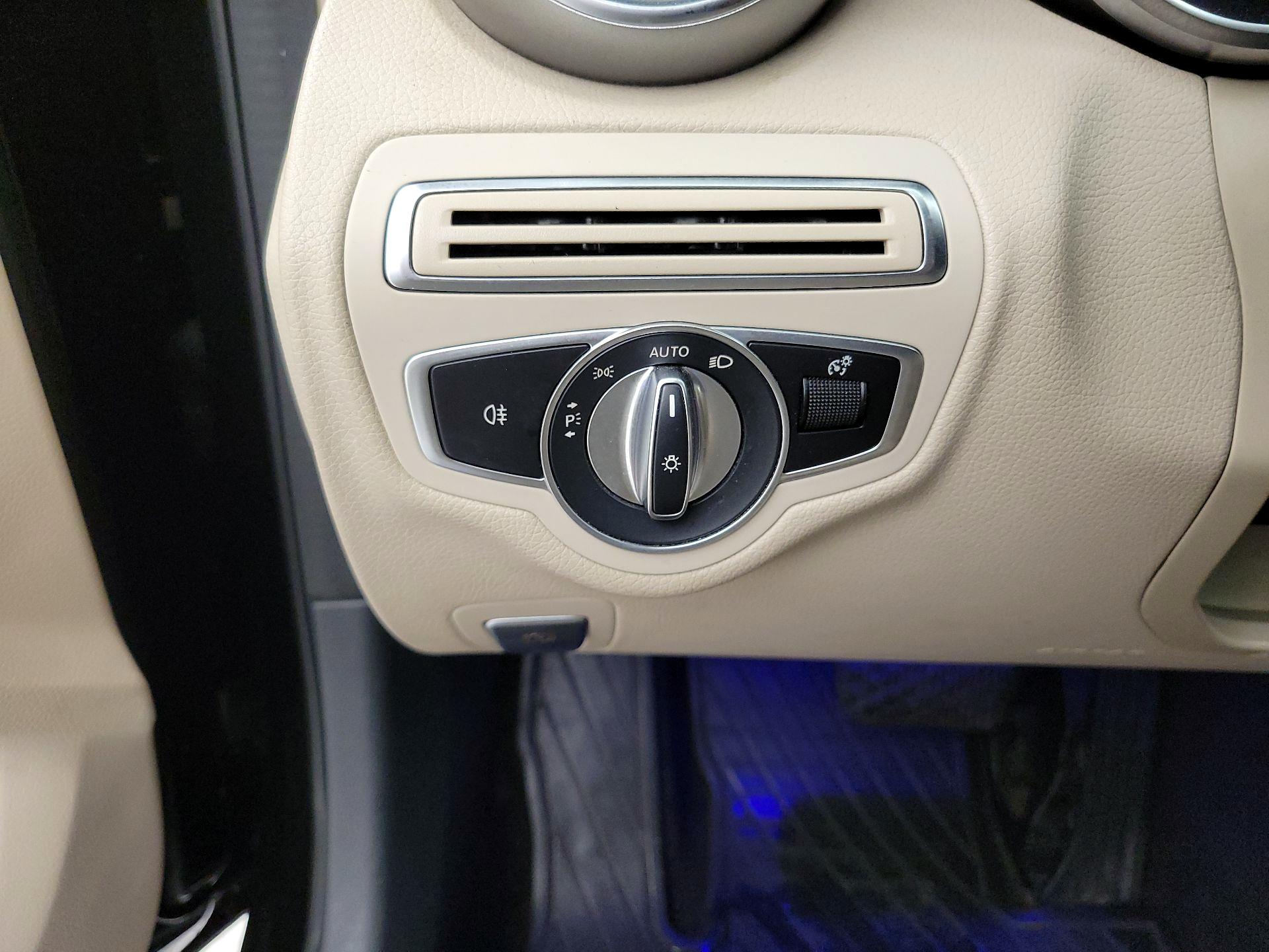 Thumbnail: 2021 Mercedes-Benz C-Class - 13