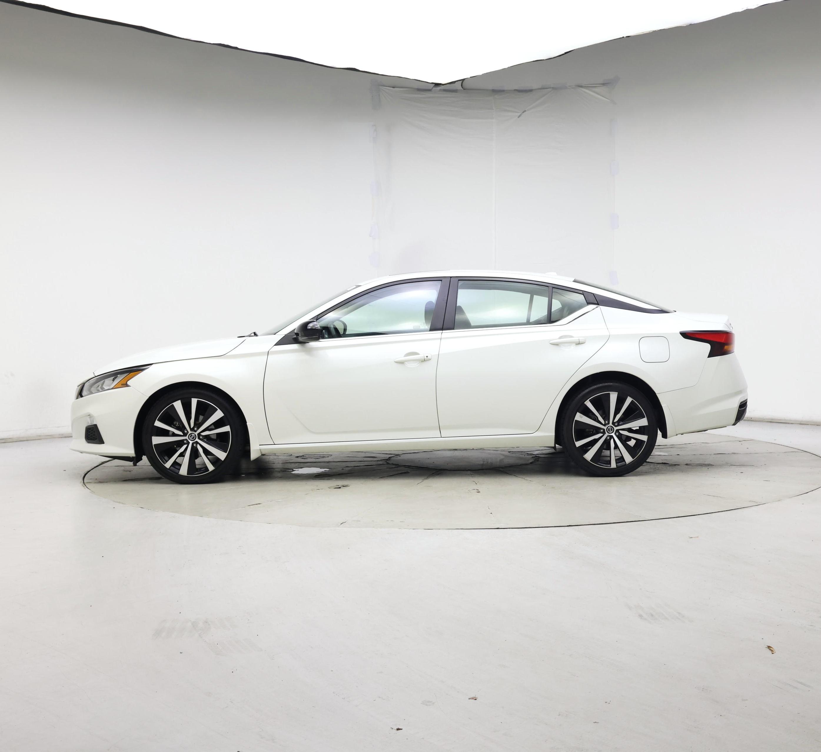Thumbnail: 2021 Nissan Altima - 3