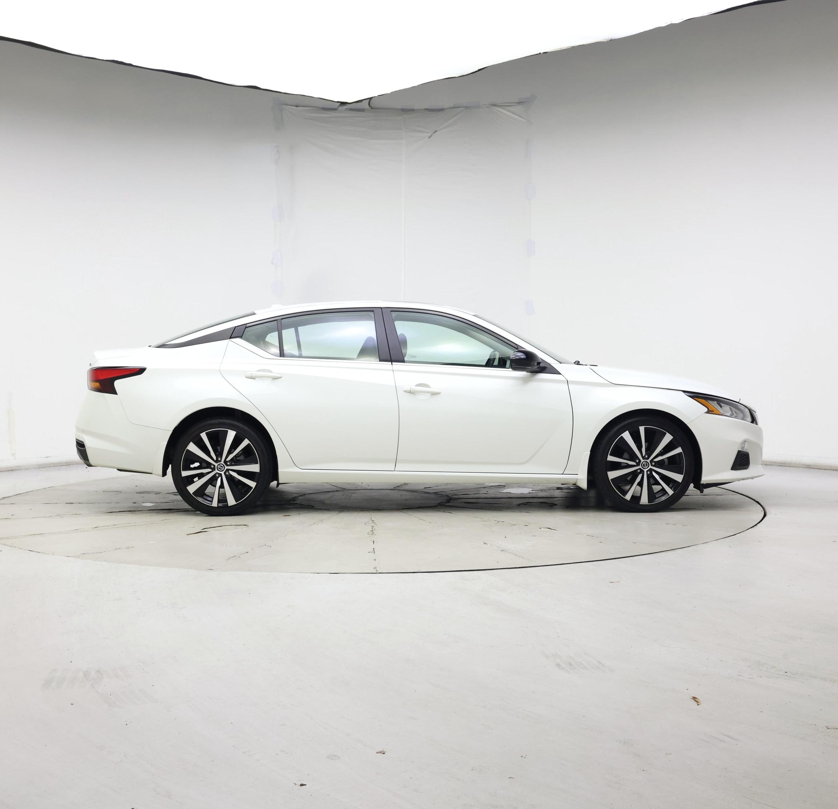Thumbnail: 2021 Nissan Altima - 7