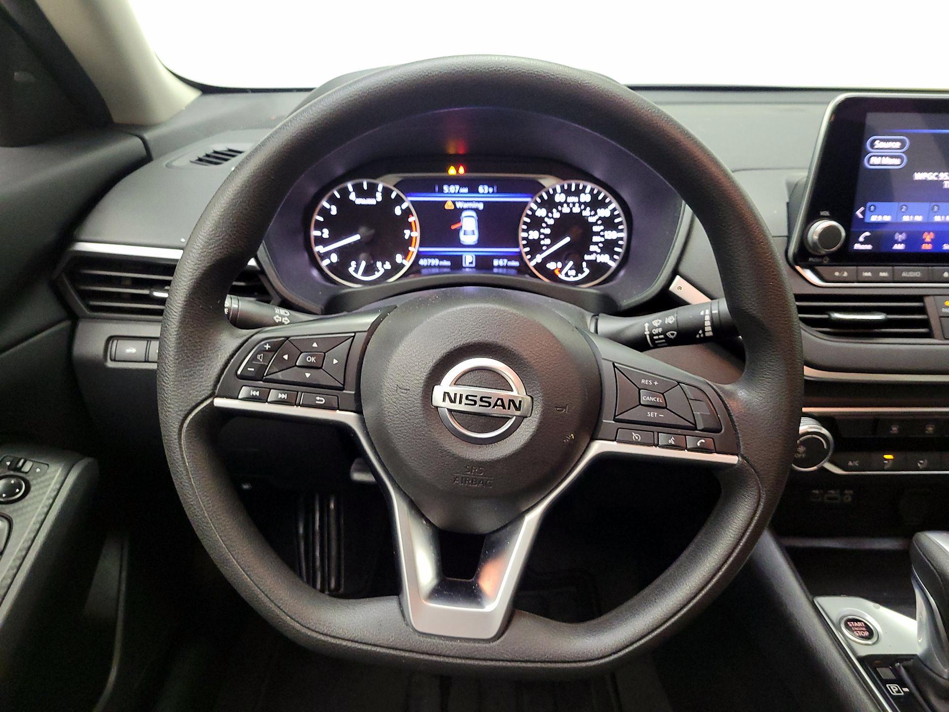 Thumbnail: 2022 Nissan Altima - 10