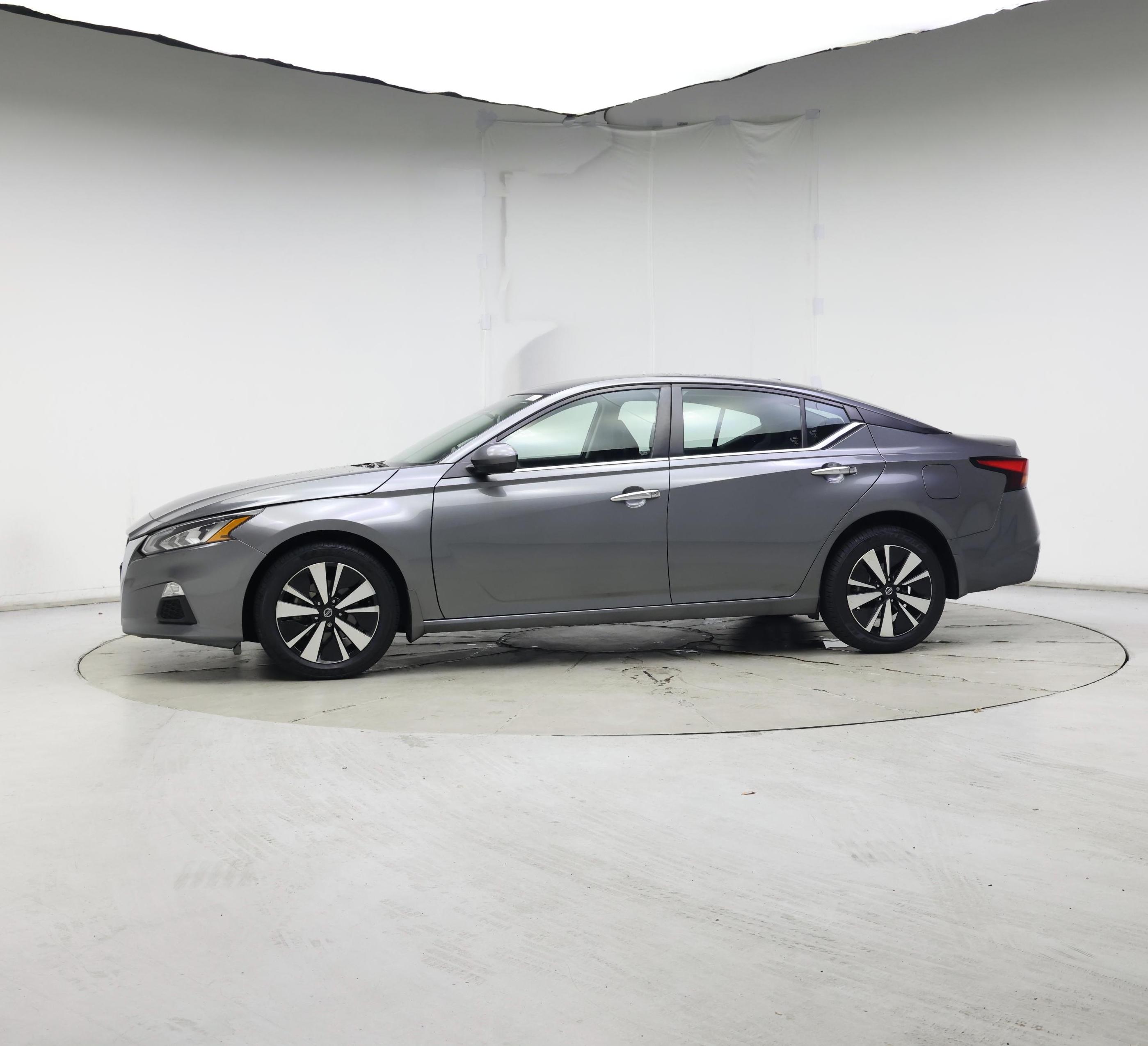 Thumbnail: 2022 Nissan Altima - 3