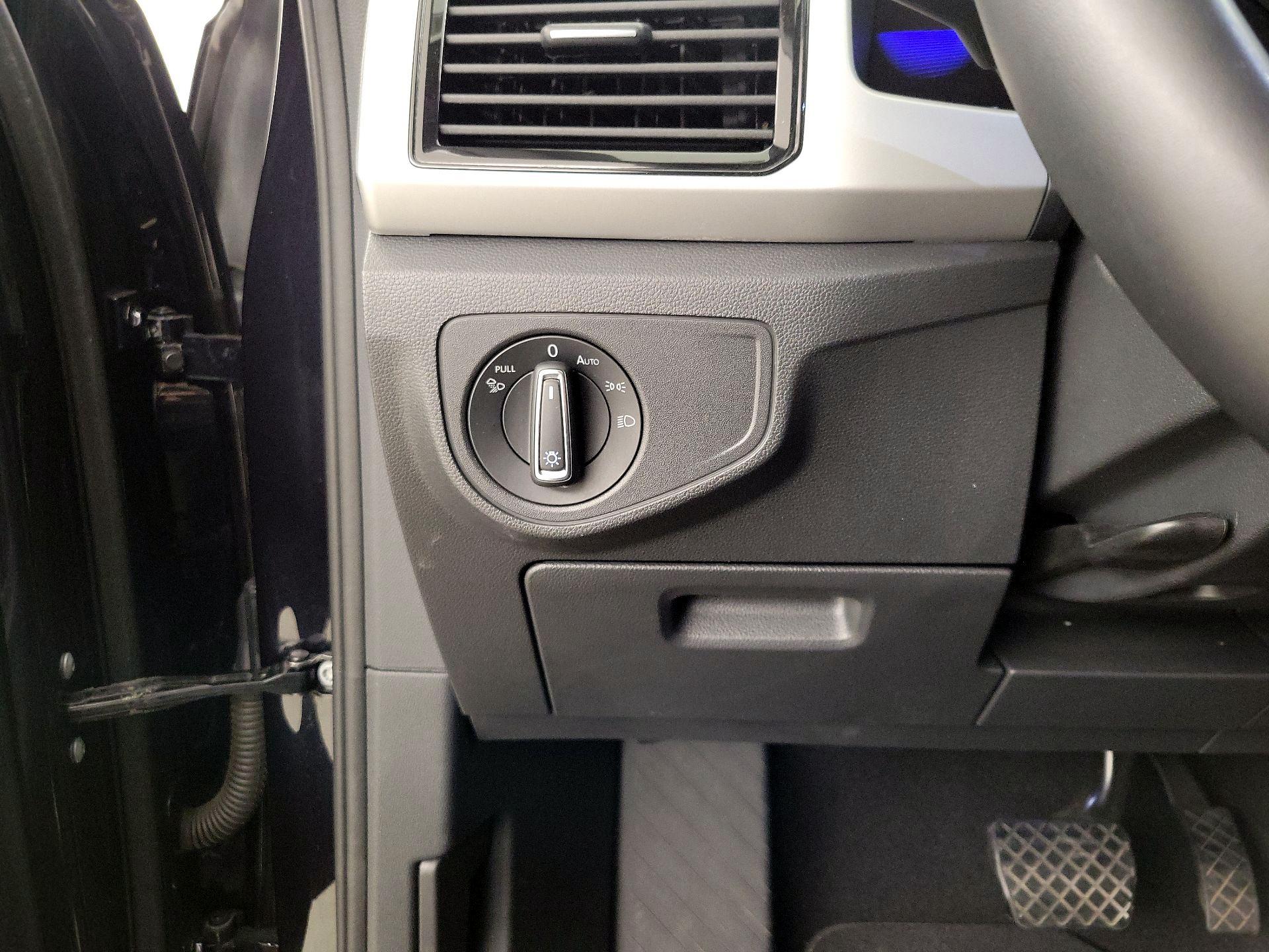 Thumbnail: 2022 Volkswagen Atlas - 13