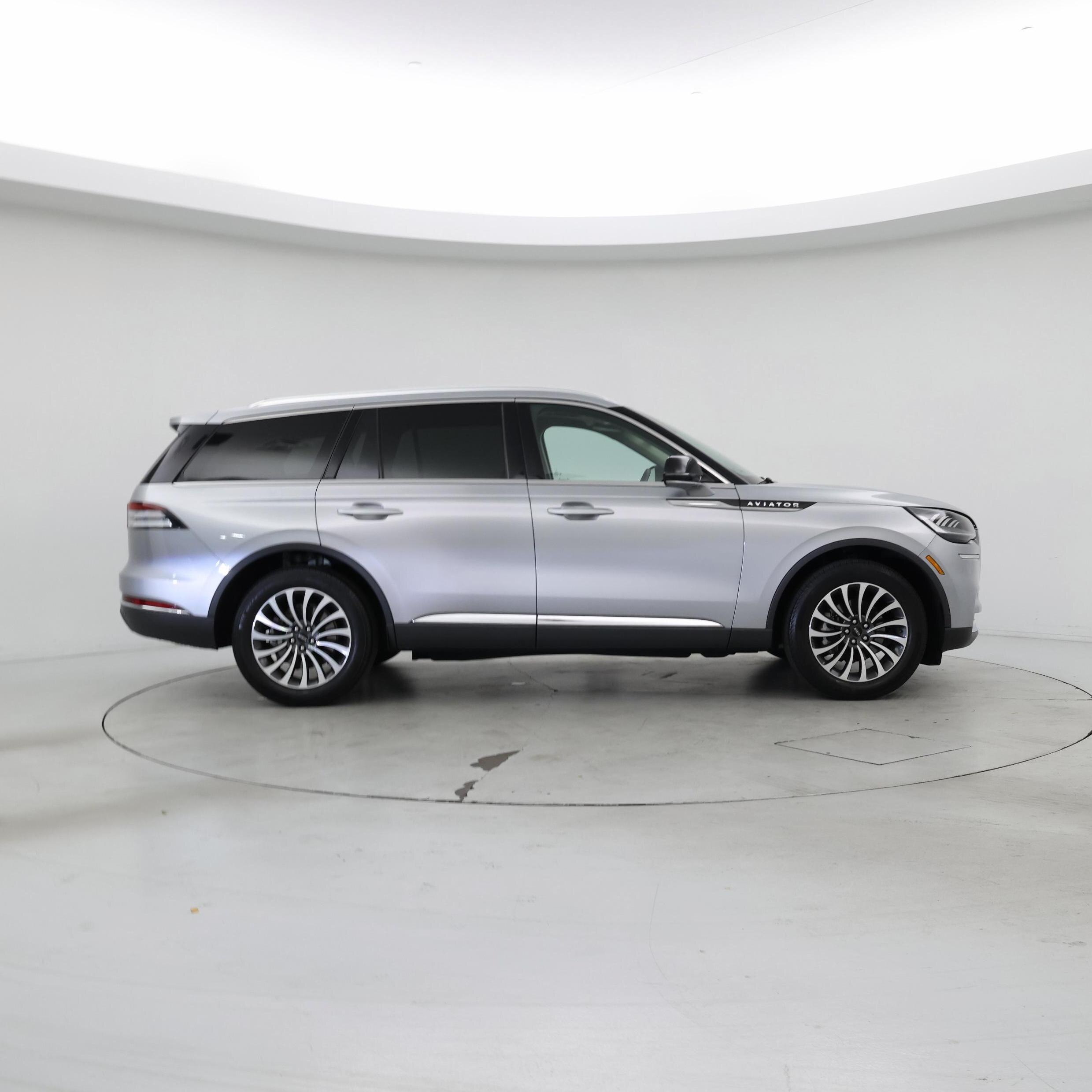 Thumbnail: 2022 Lincoln Aviator - 7