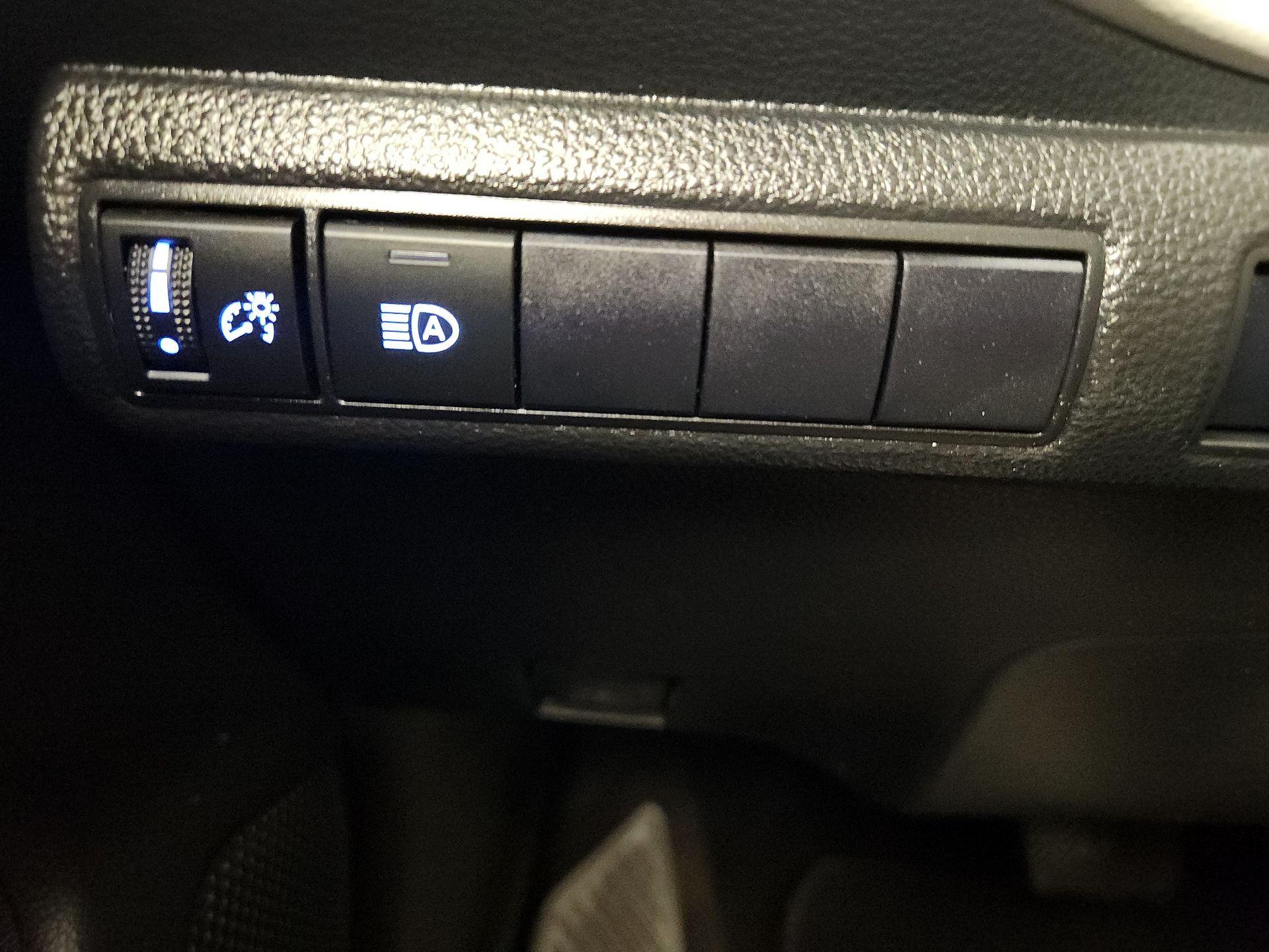 Thumbnail: 2021 Toyota Corolla - 13