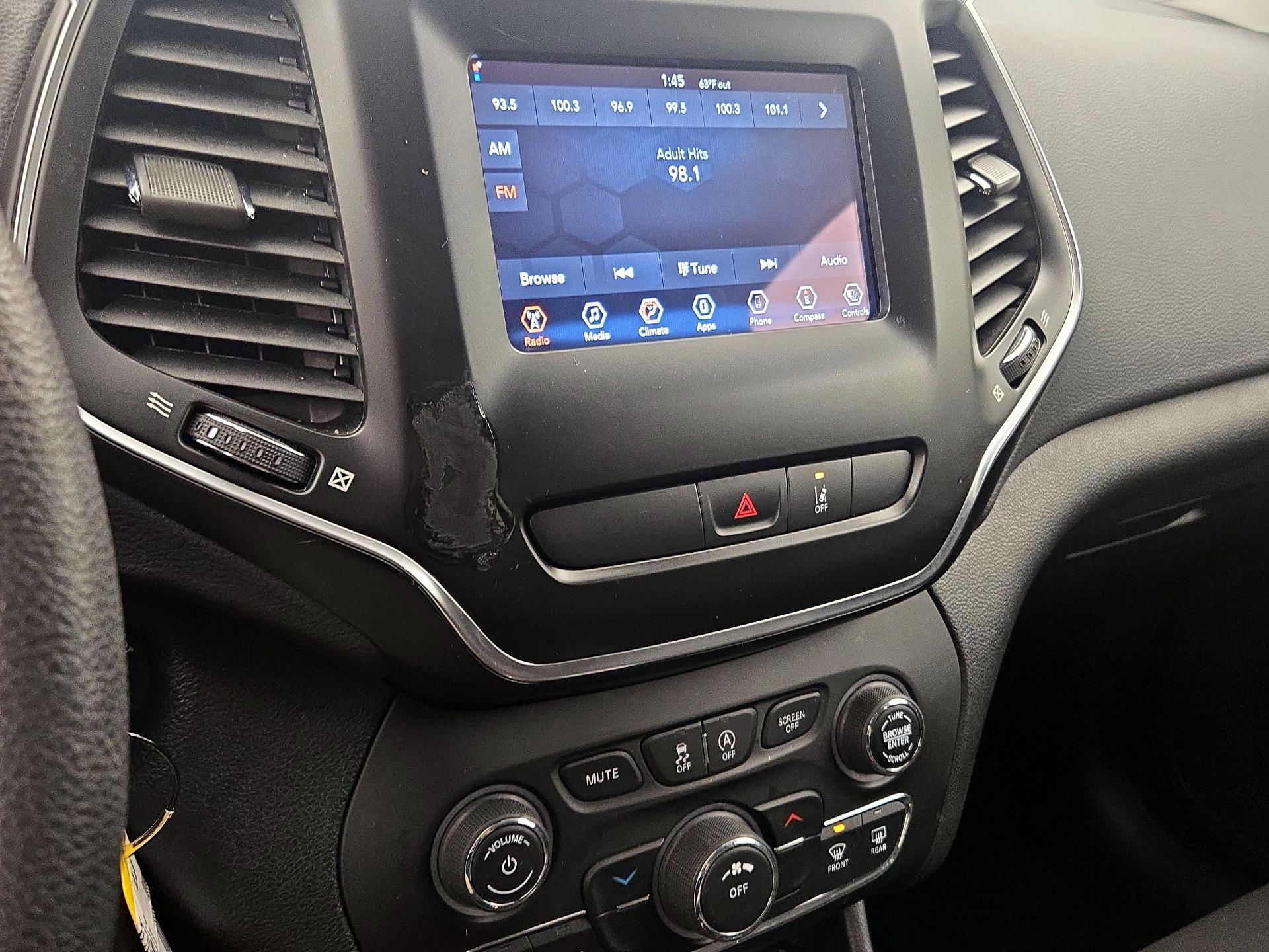 Thumbnail: 2021 Jeep Cherokee - 15