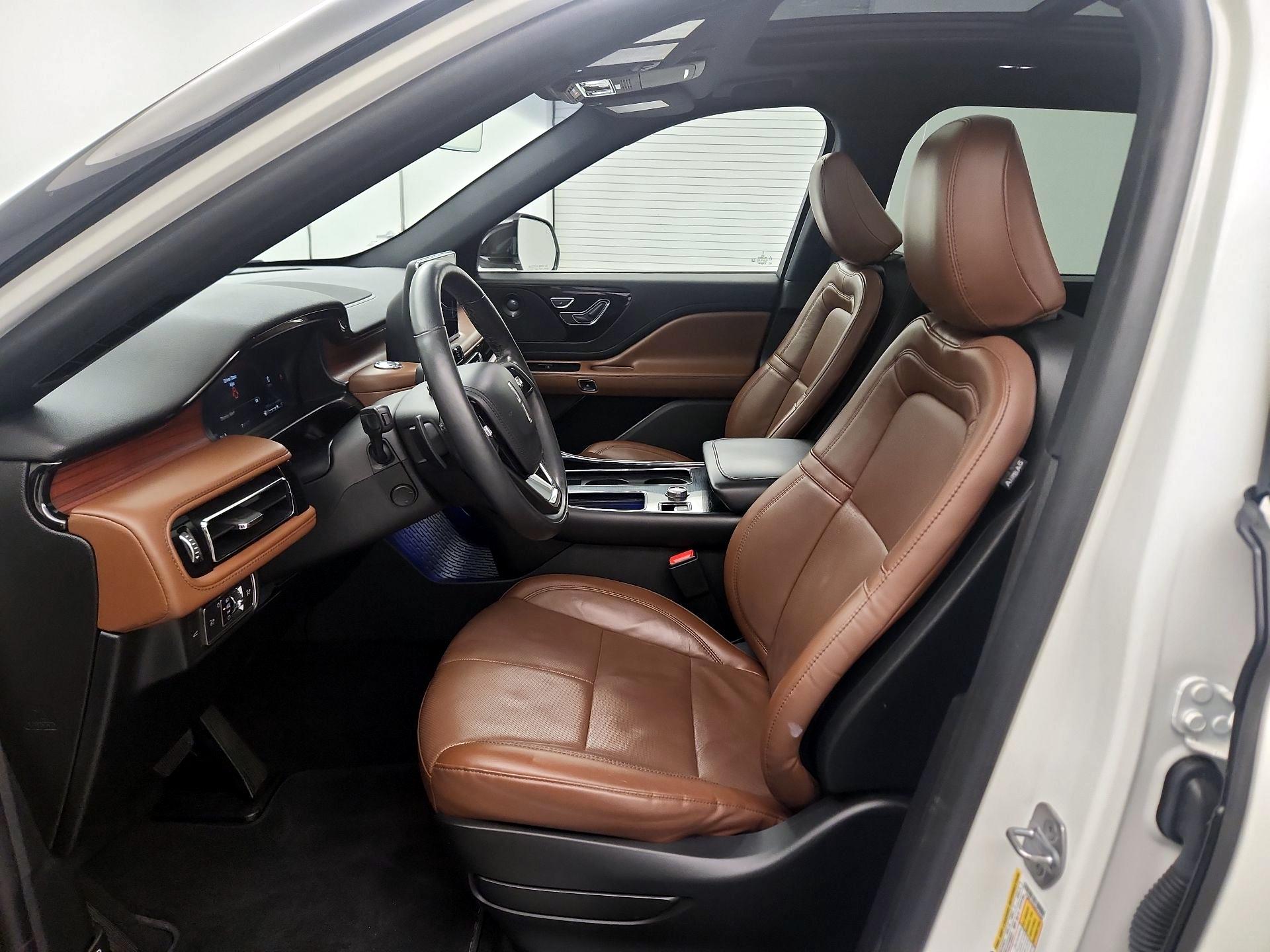 Thumbnail: 2022 Lincoln Aviator - 11