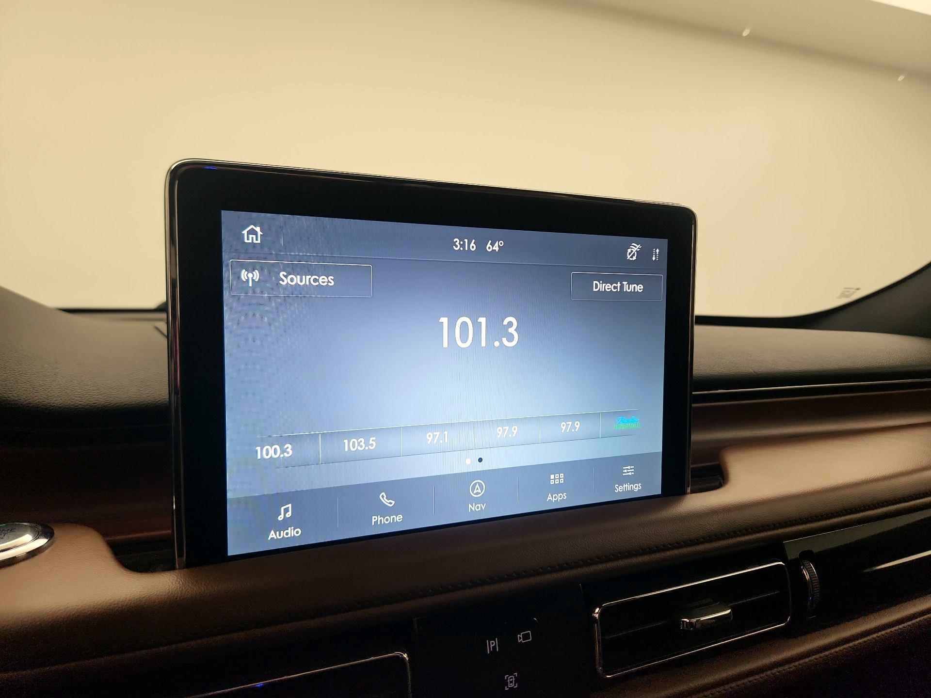 Thumbnail: 2022 Lincoln Aviator - 16