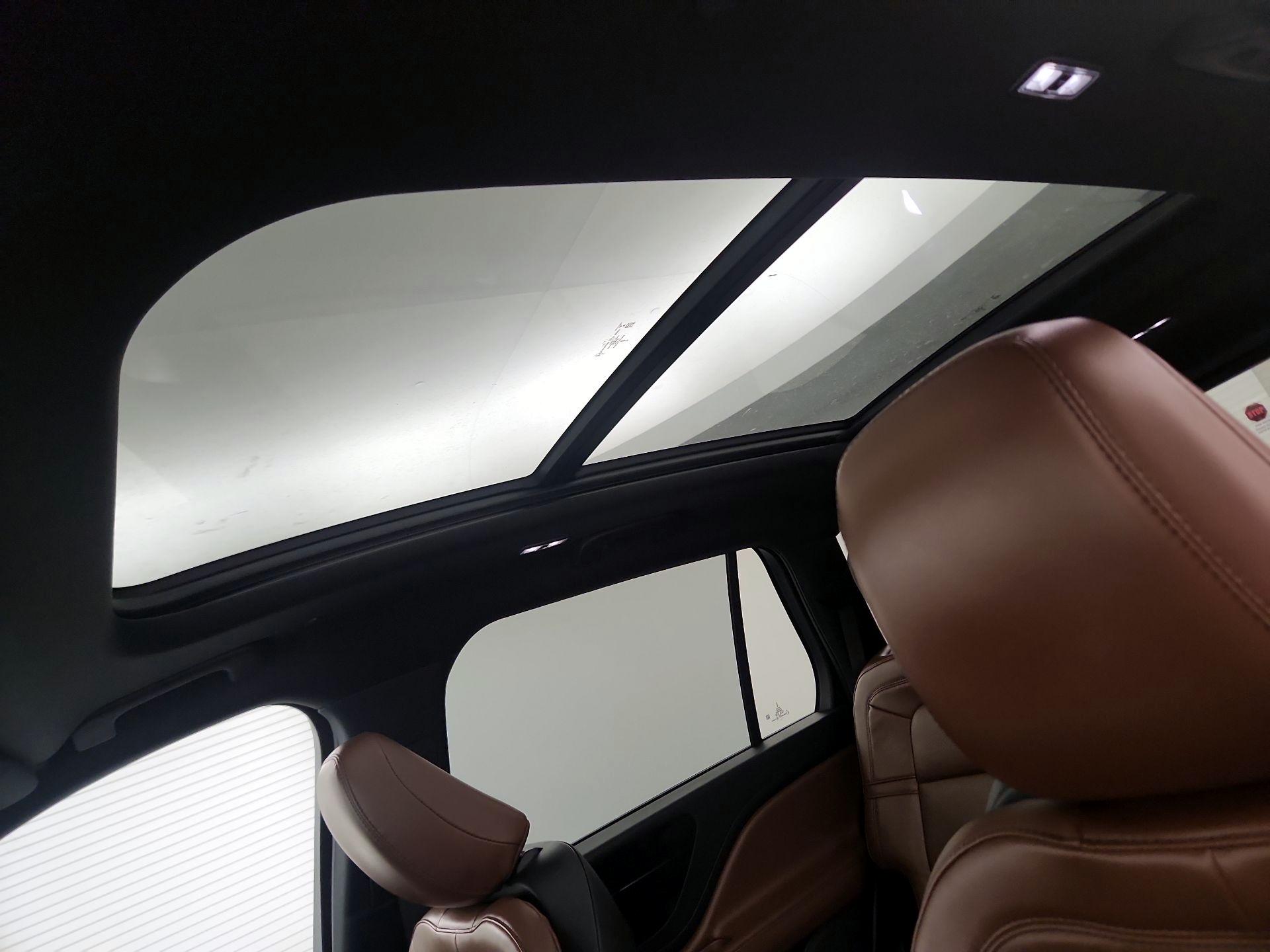 Thumbnail: 2022 Lincoln Aviator - 20