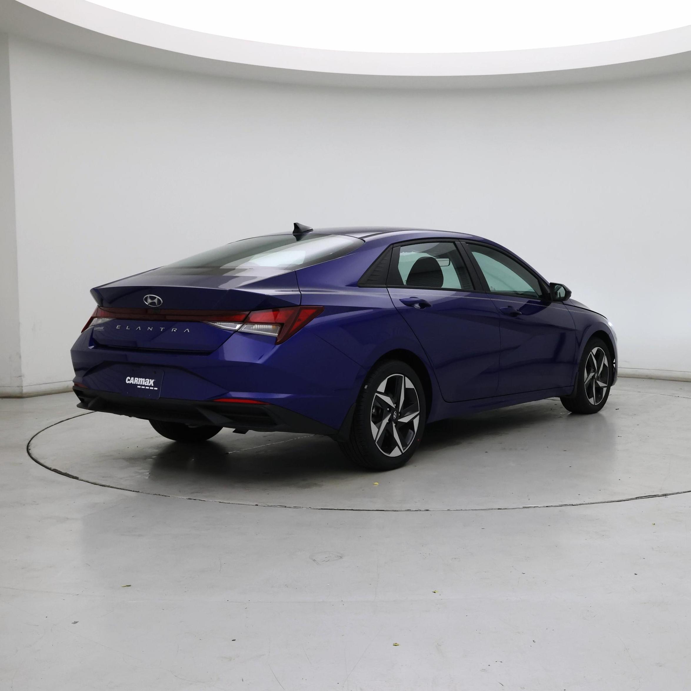Thumbnail: 2023 Hyundai Elantra - 8