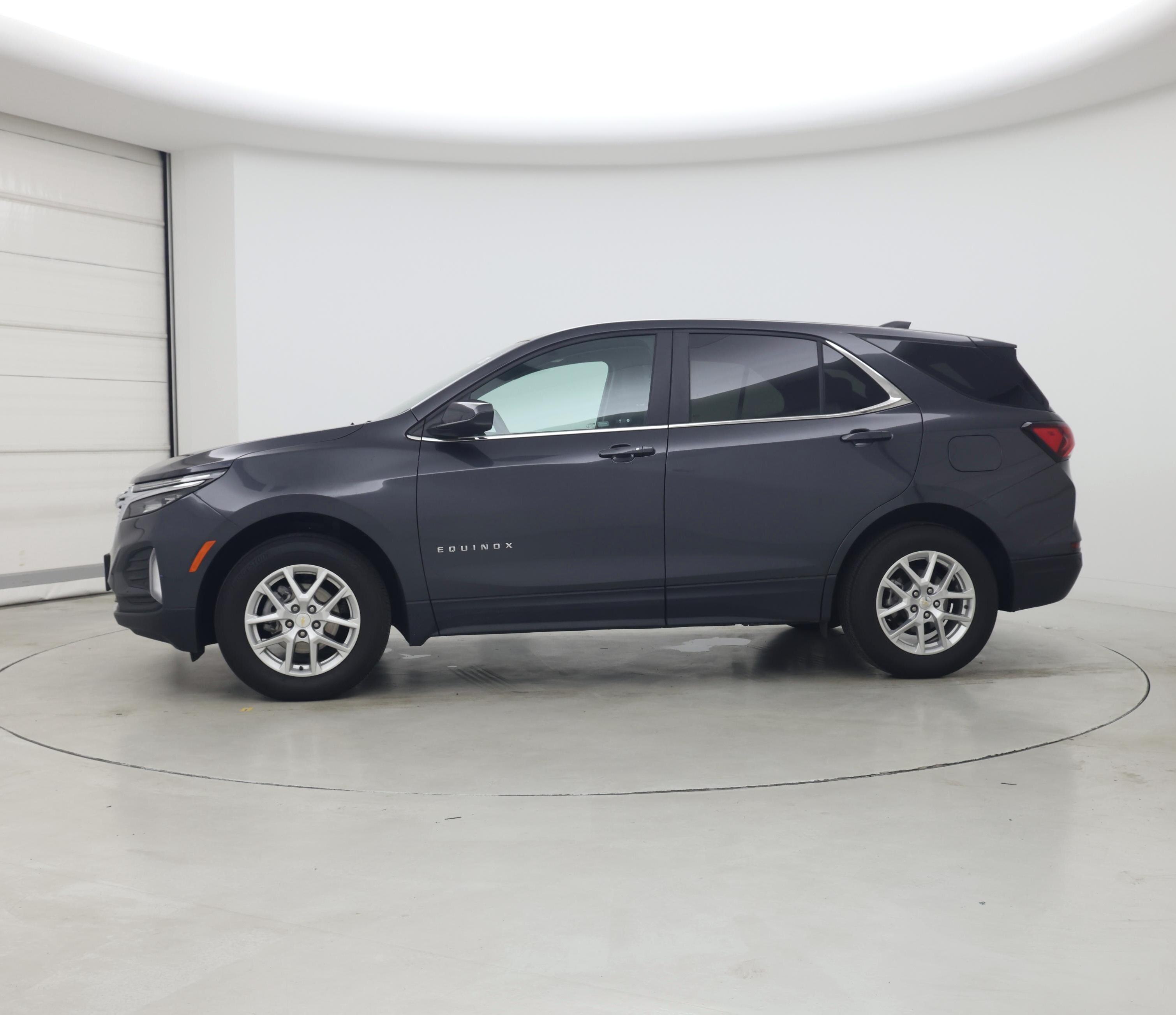 Thumbnail: 2022 Chevrolet Equinox - 3