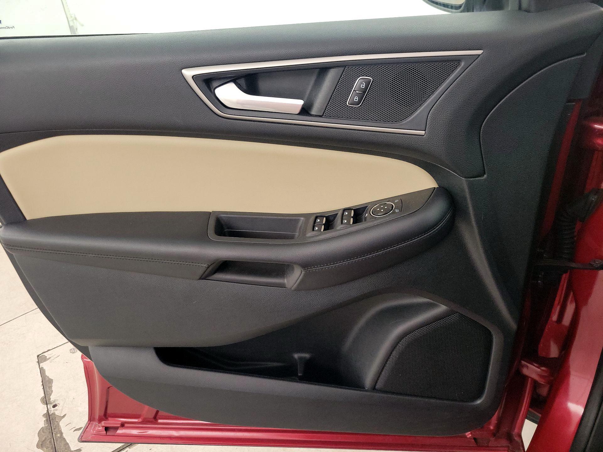 Thumbnail: 2022 Ford Edge - 12