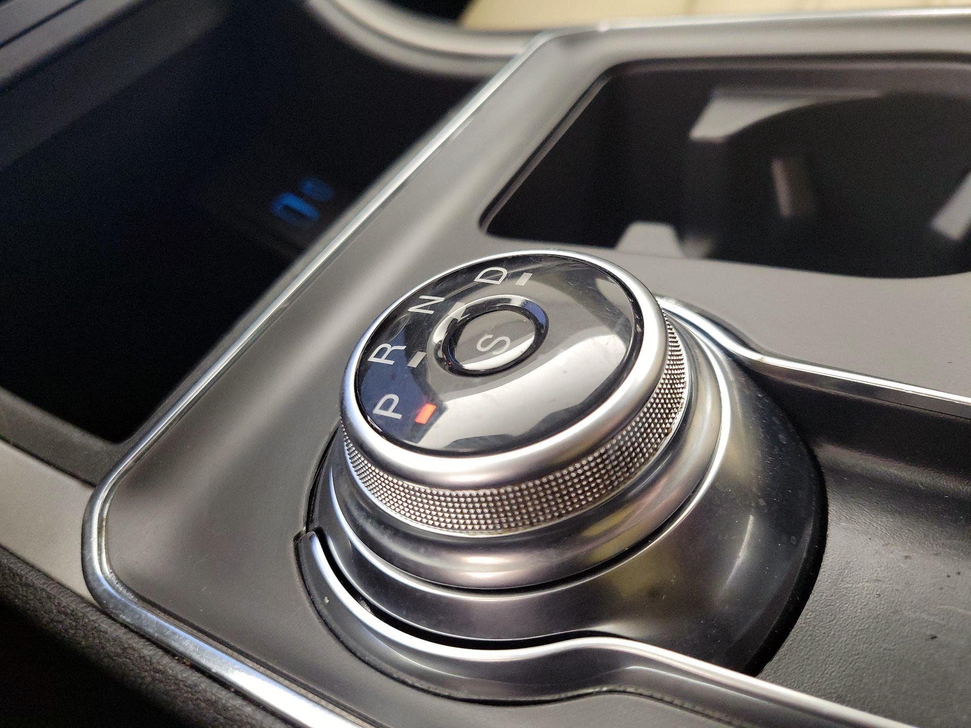 Thumbnail: 2022 Ford Edge - 17