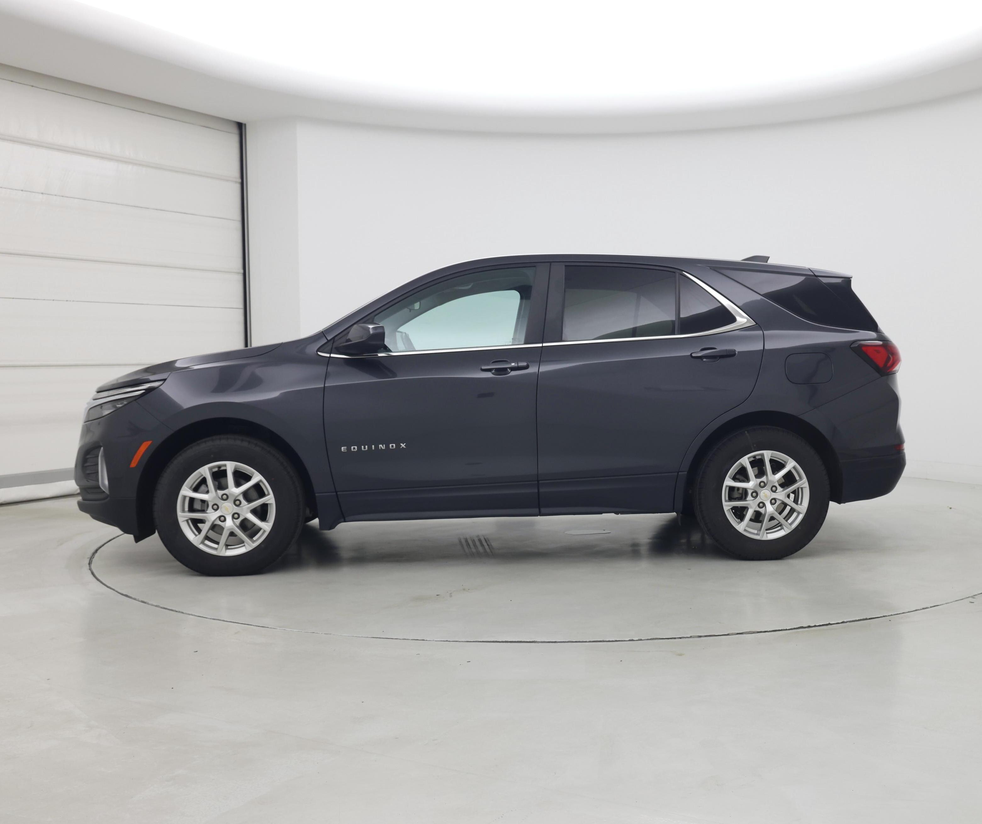 Thumbnail: 2022 Chevrolet Equinox - 3