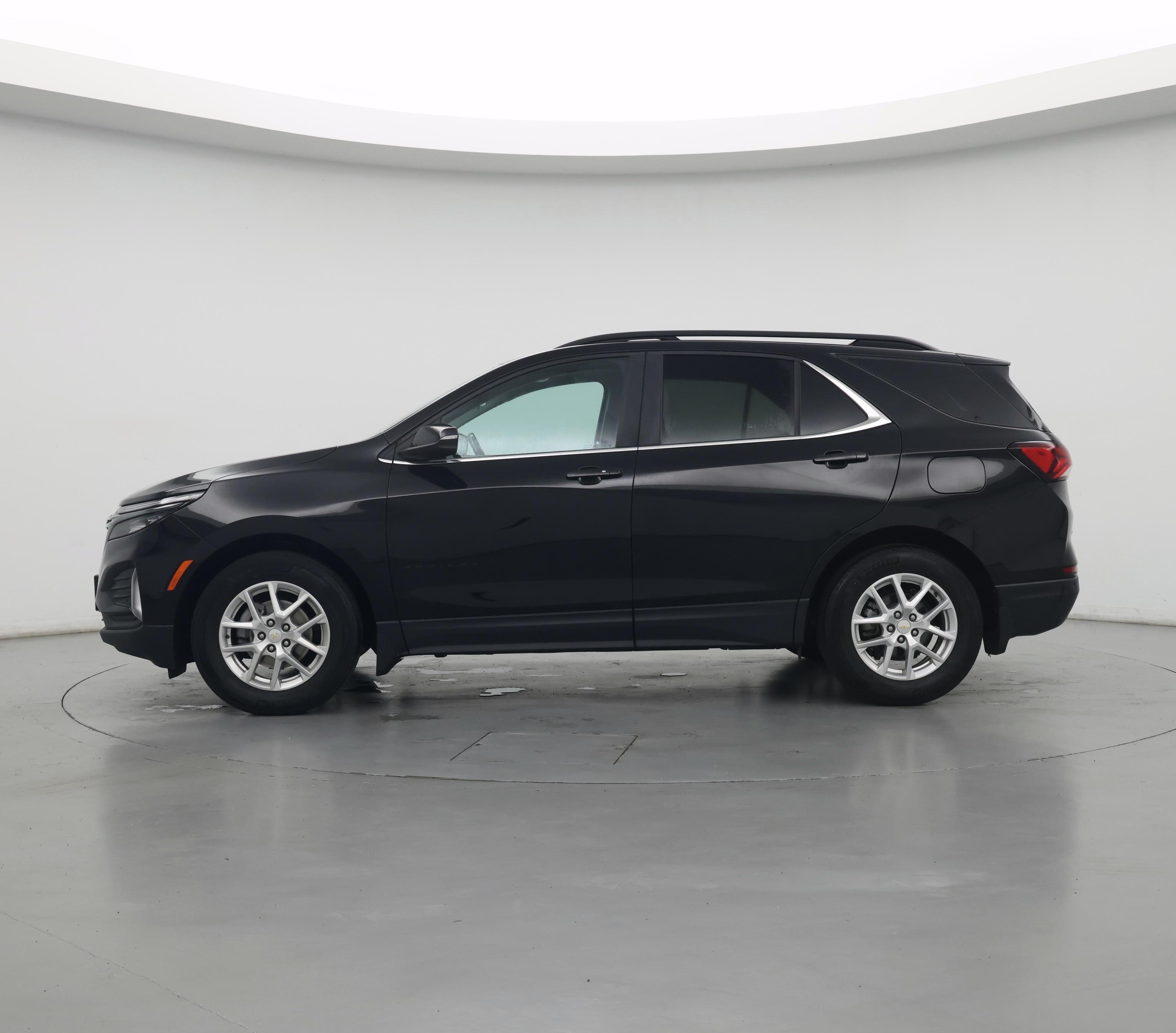 Thumbnail: 2022 Chevrolet Equinox - 3