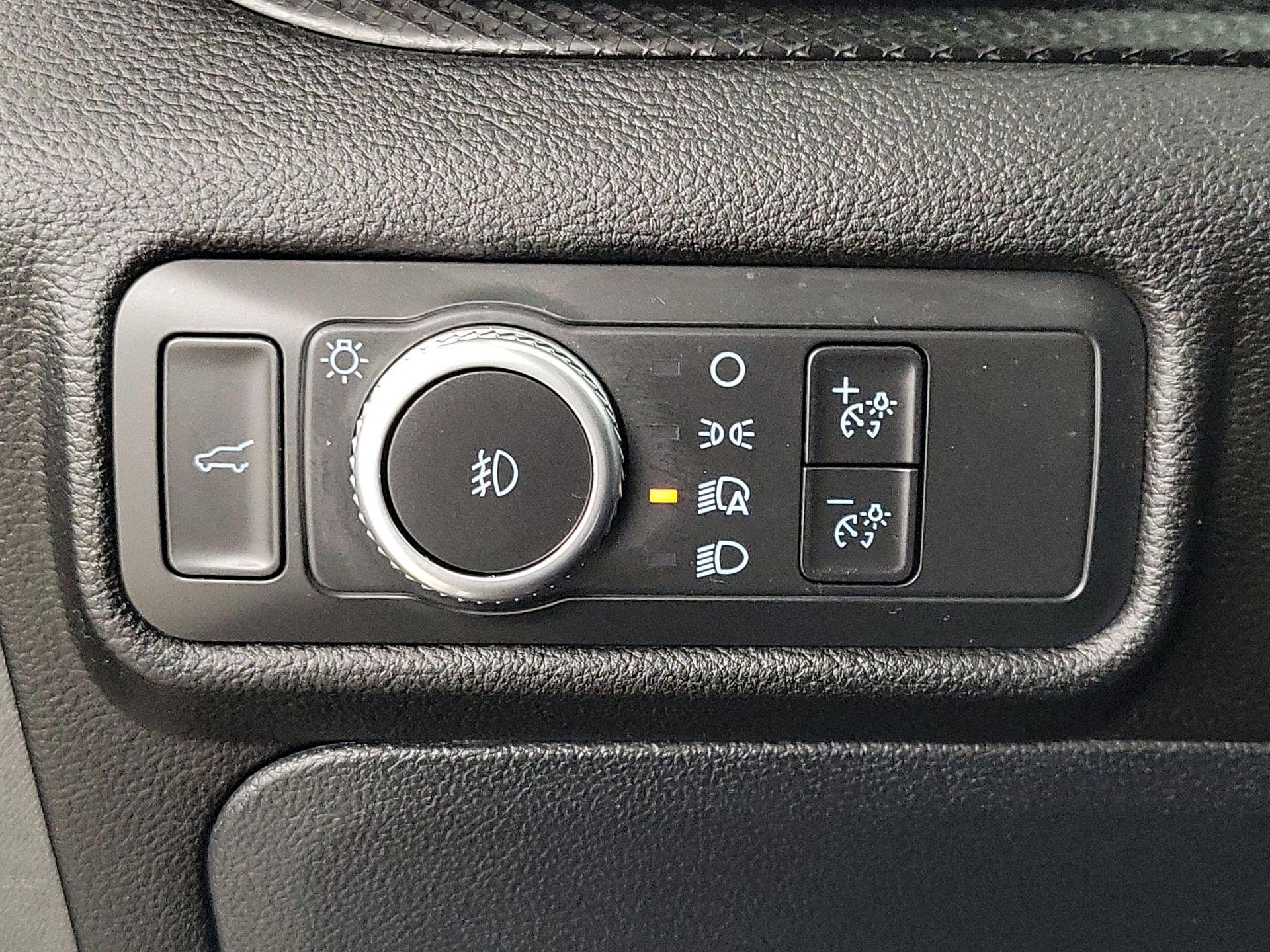 Thumbnail: 2022 Ford Explorer - 13