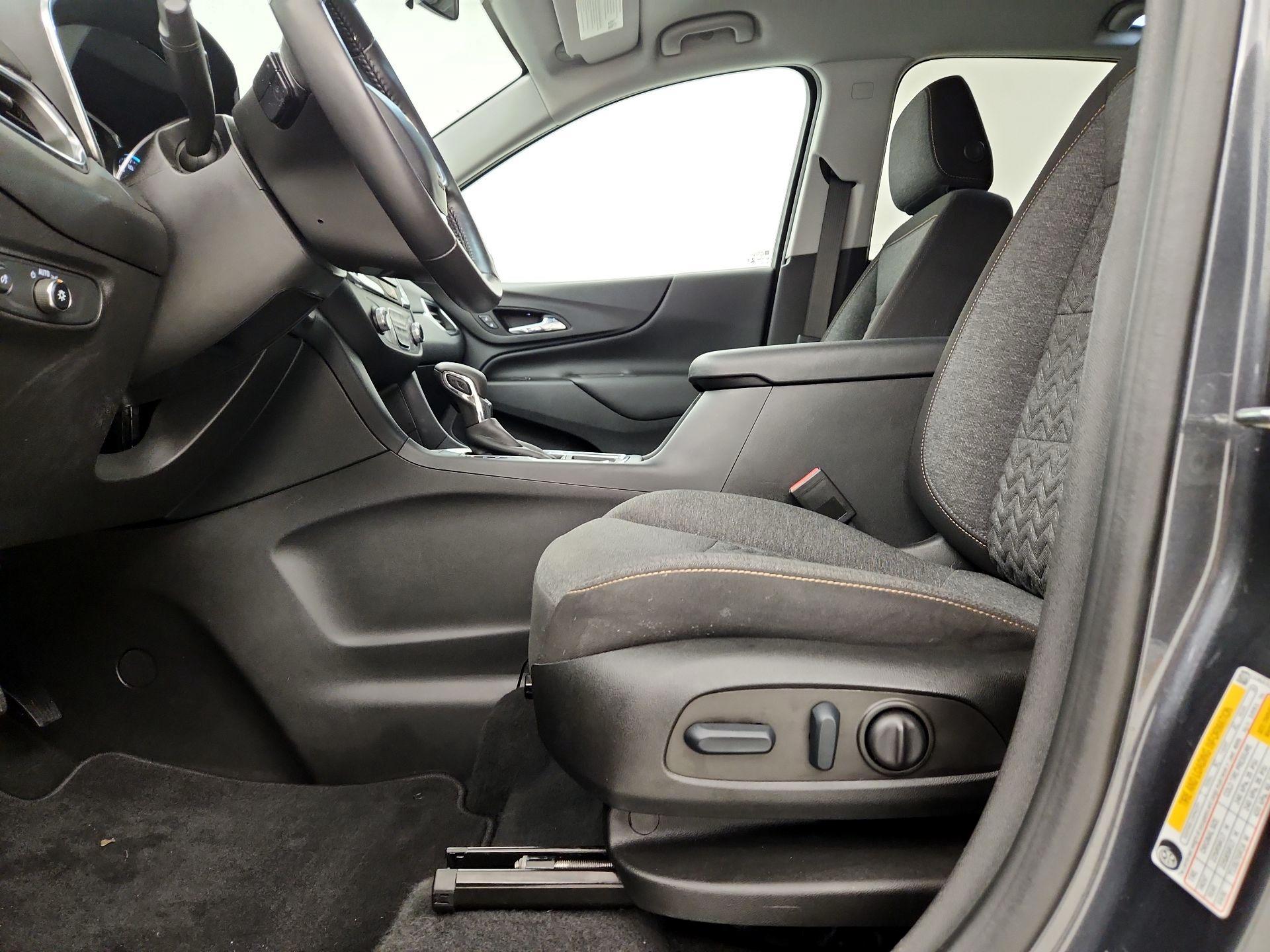 Thumbnail: 2022 Chevrolet Equinox - 11